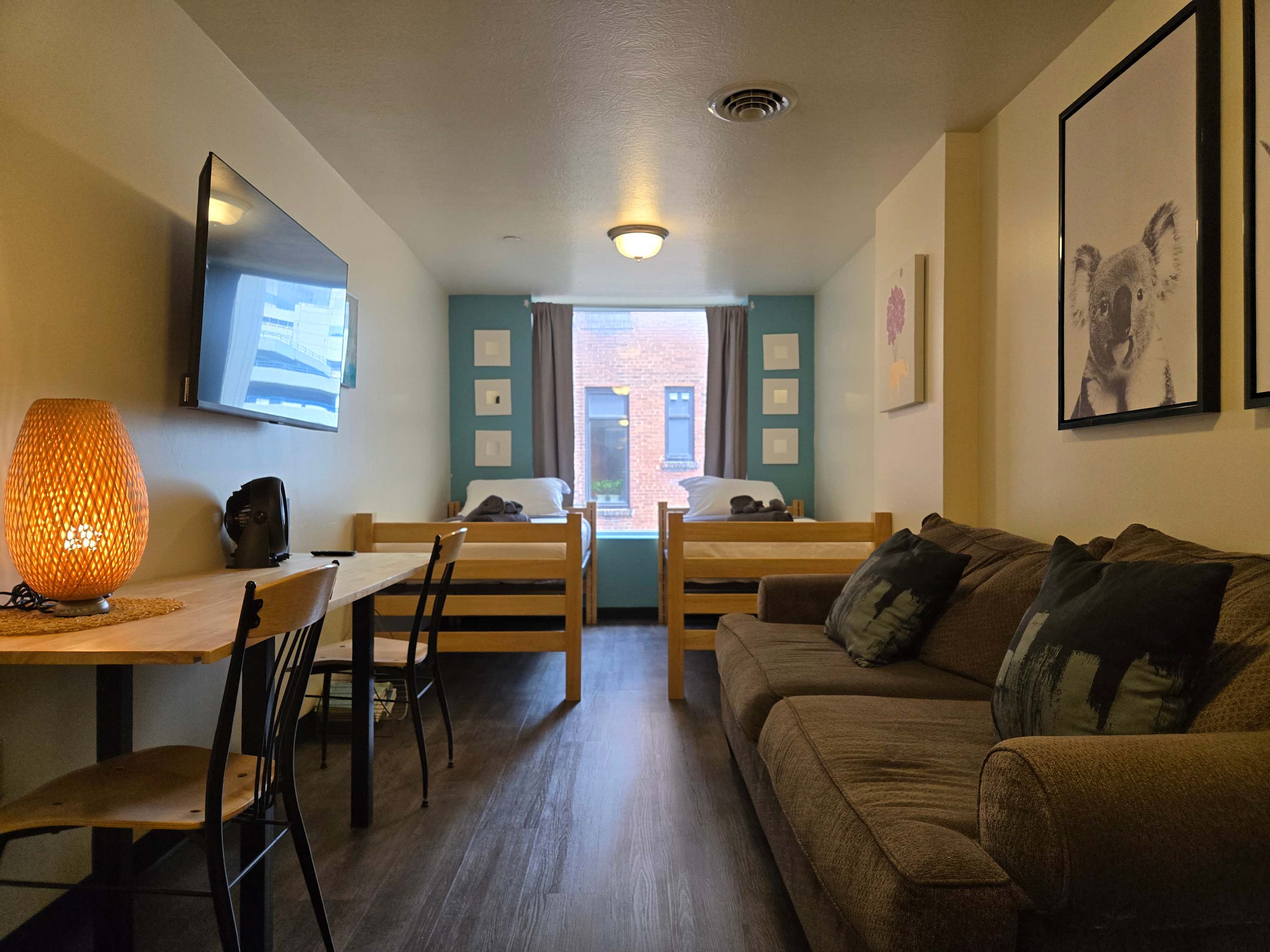 Cozy + Convenient | Downtown Apt | Walk Everywhere