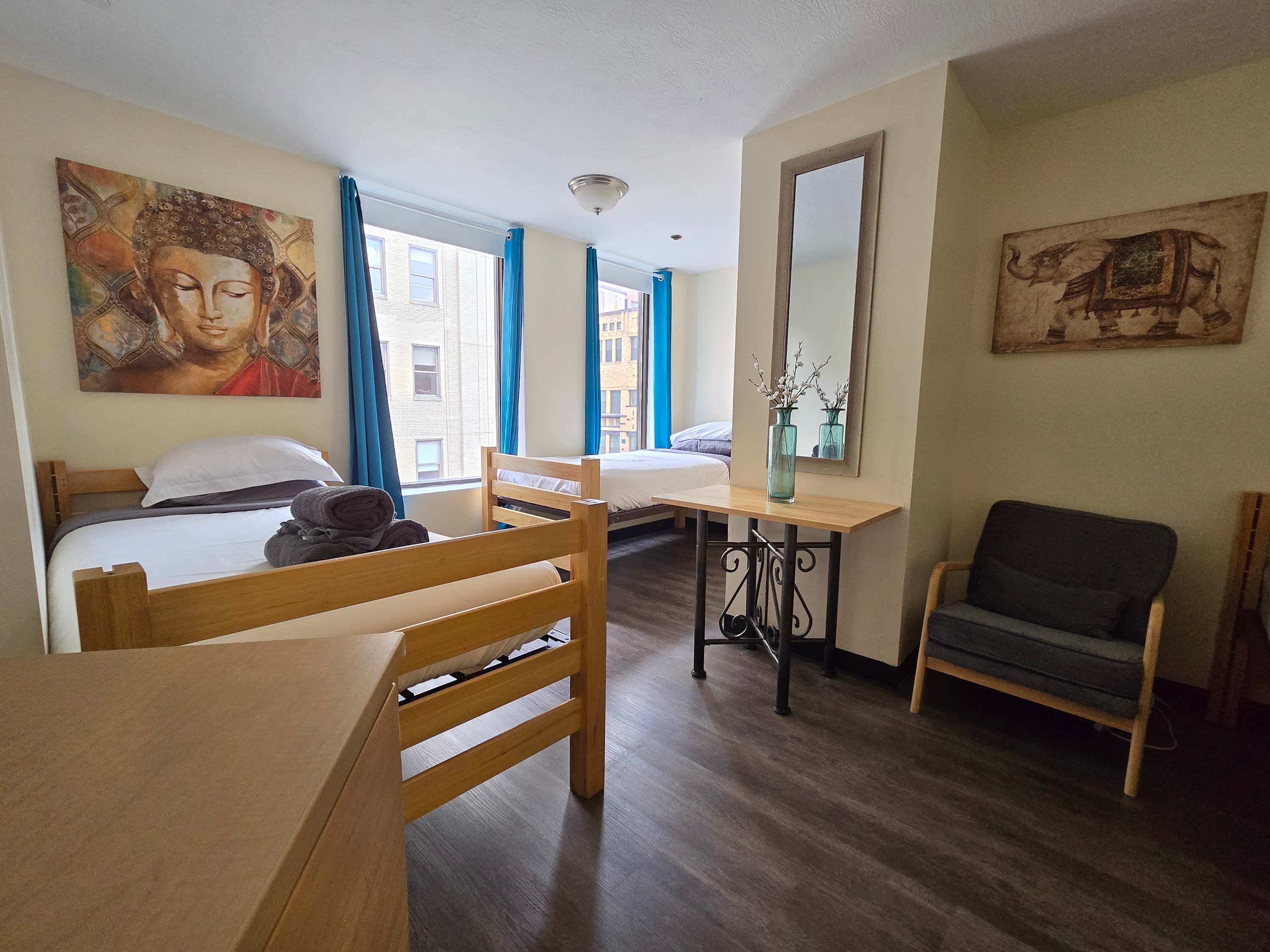 Cozy Downtown Pittsburgh Apartment | Smart TV + Walkable Location