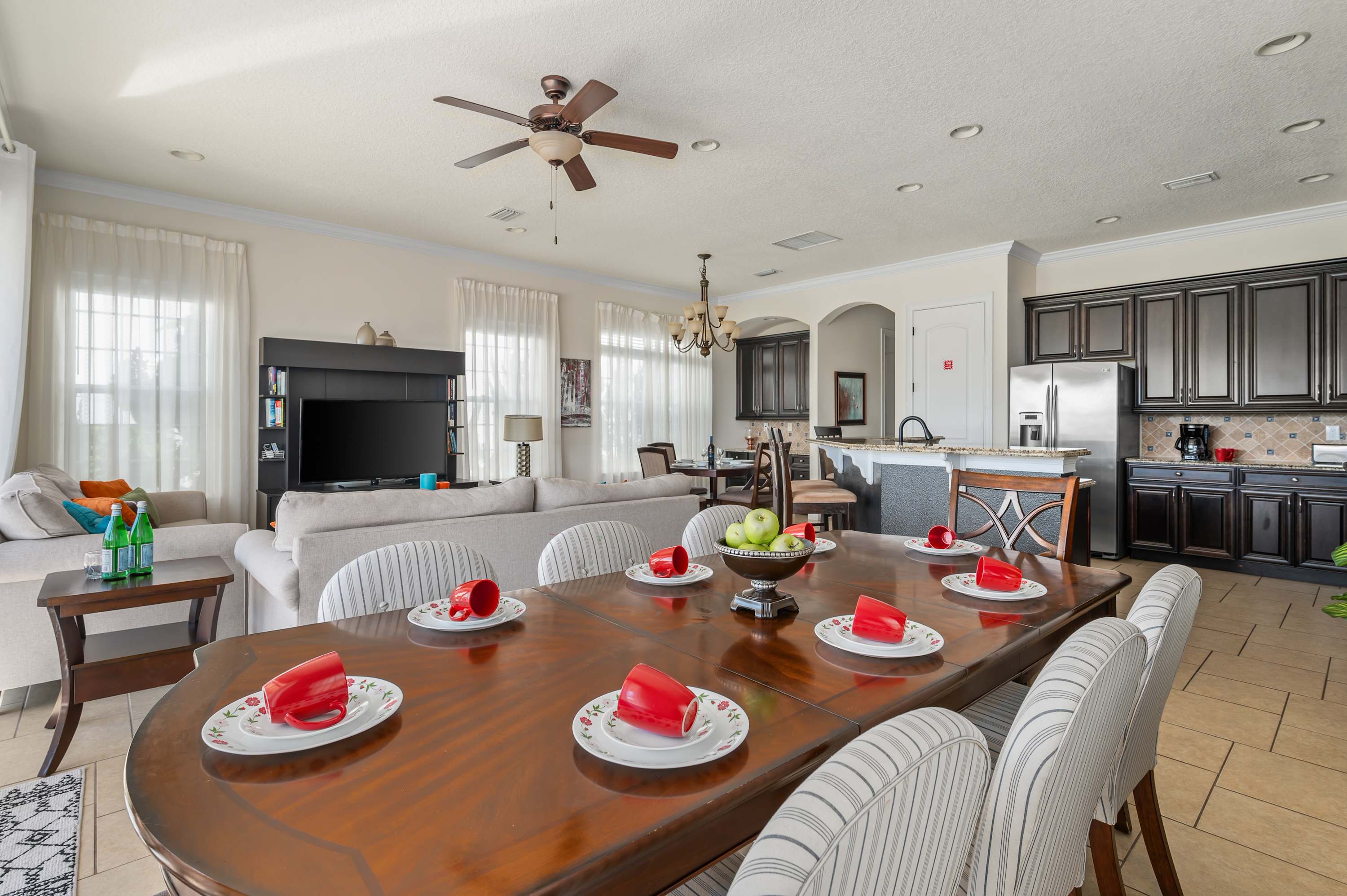 Group retreat w/ game room, pool & gym