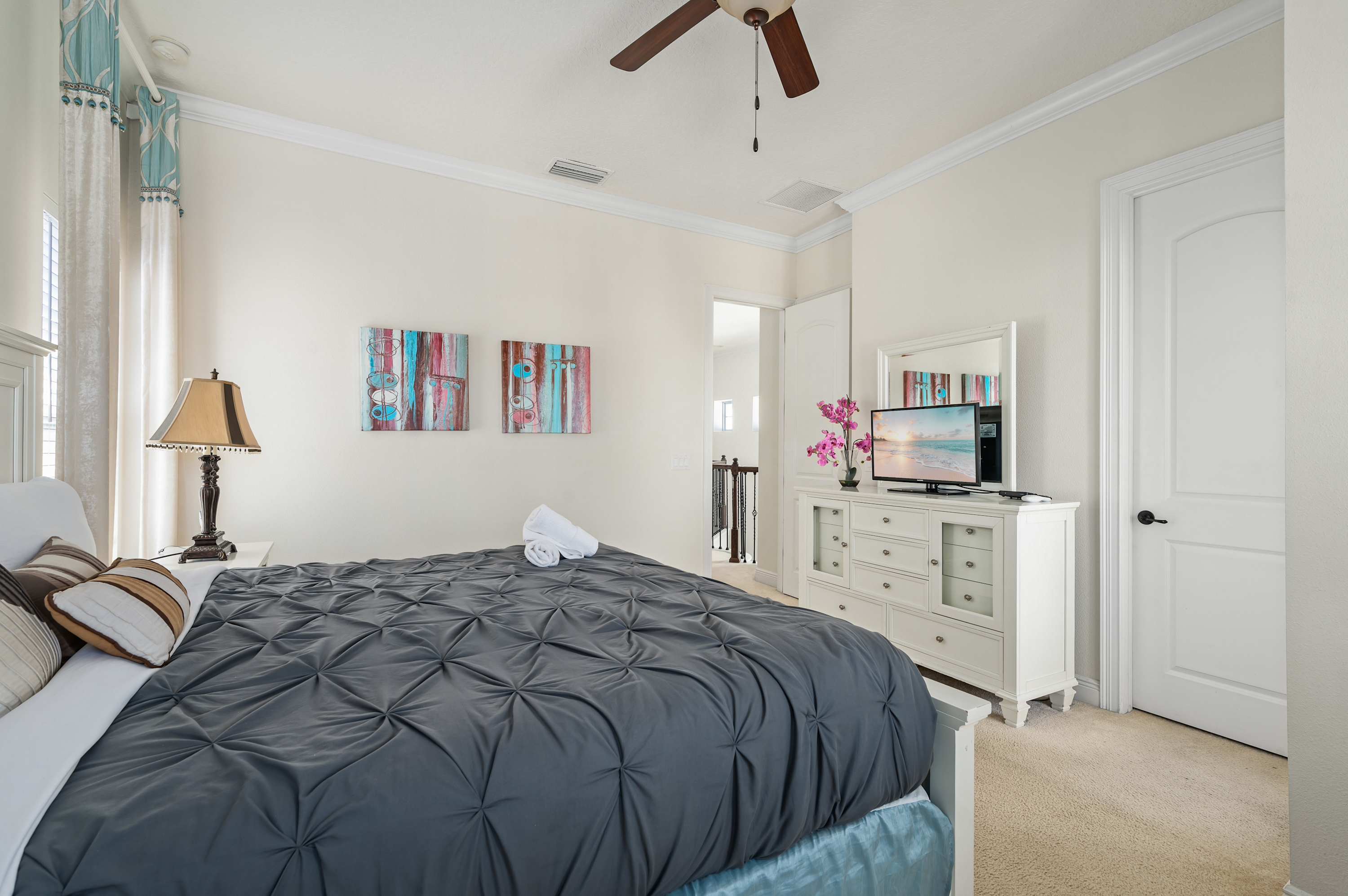 Group retreat w/ game room, pool & gym