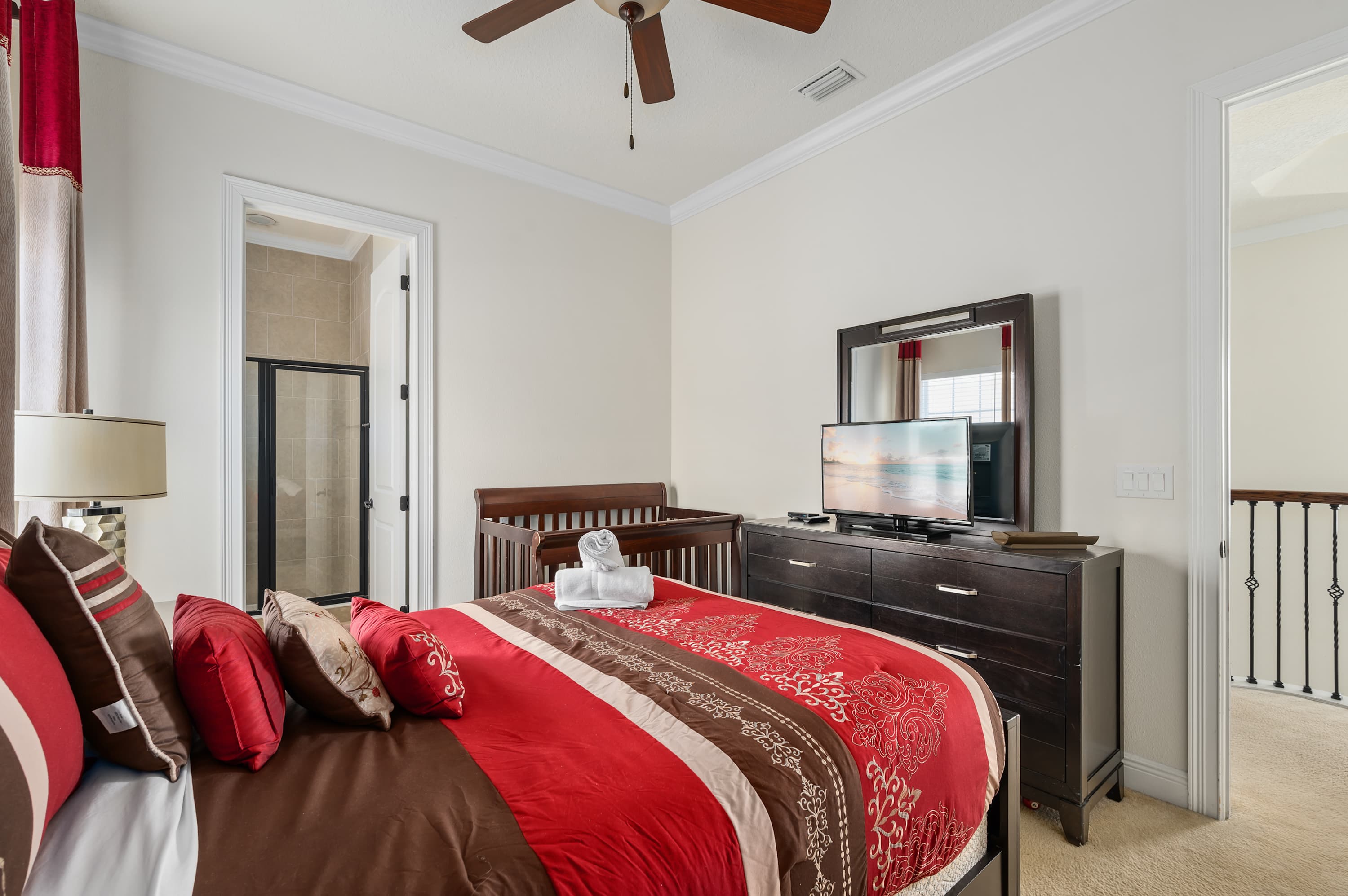 Group retreat w/ game room, pool & gym