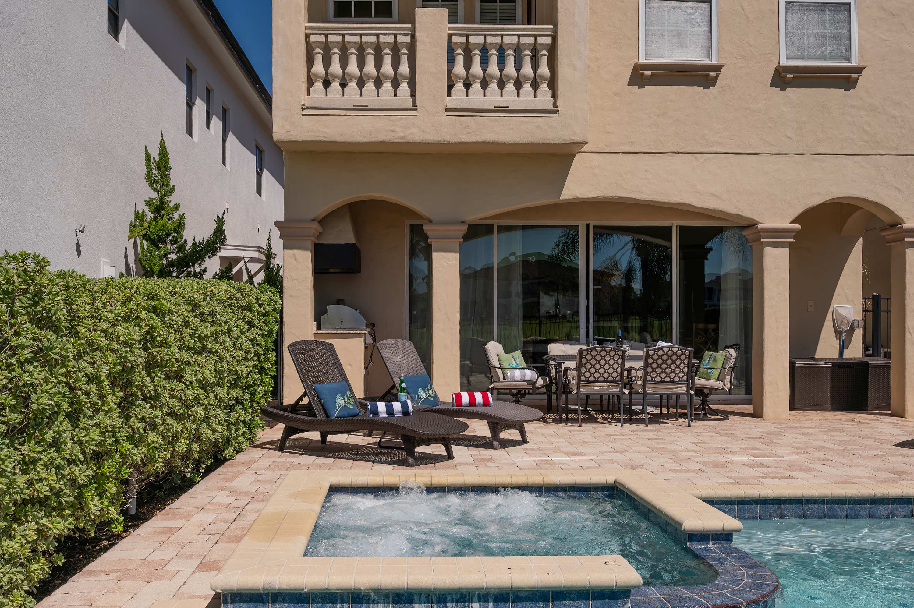 Group retreat w/ game room, pool & gym