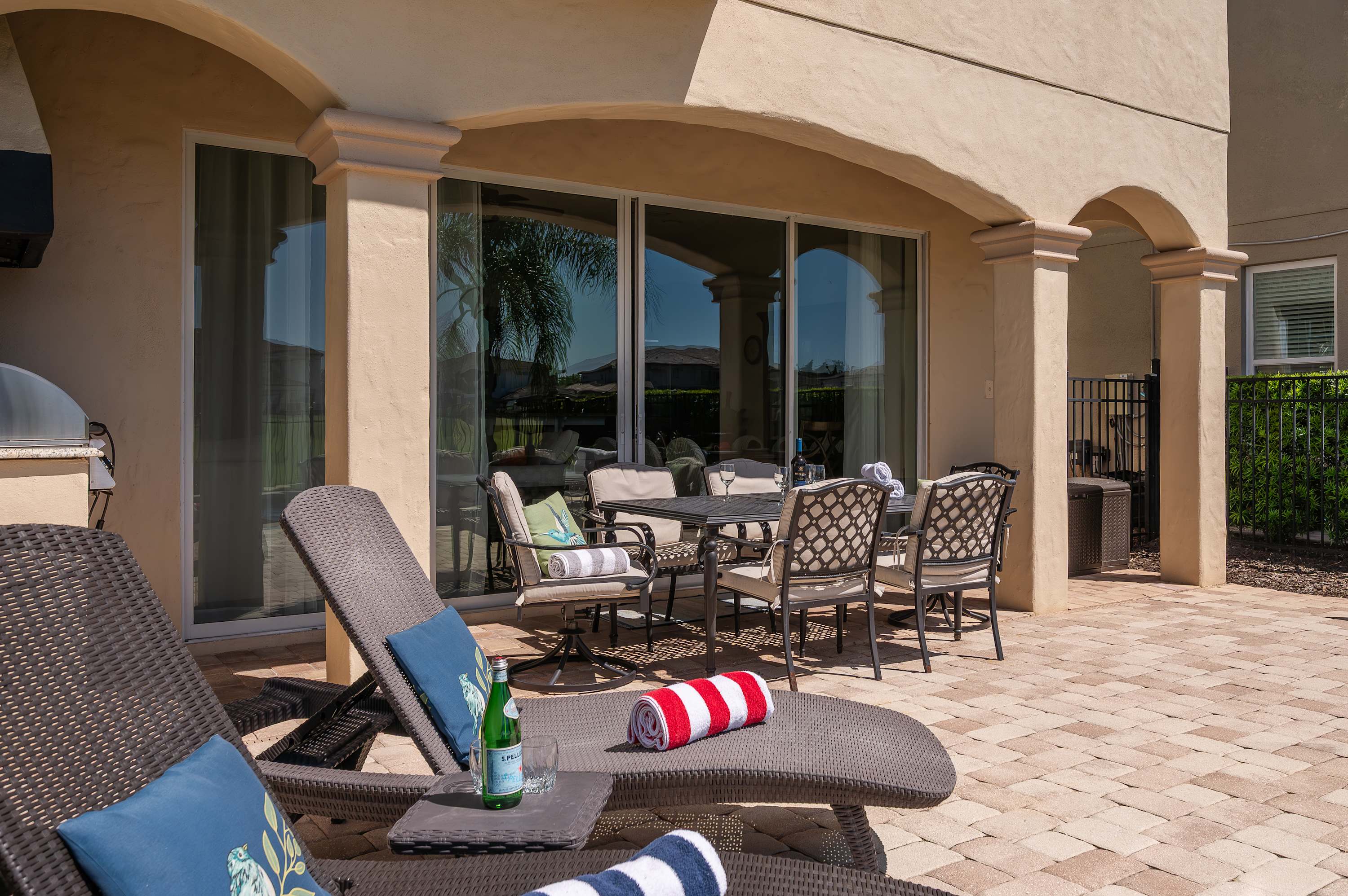 Group retreat w/ game room, pool & gym