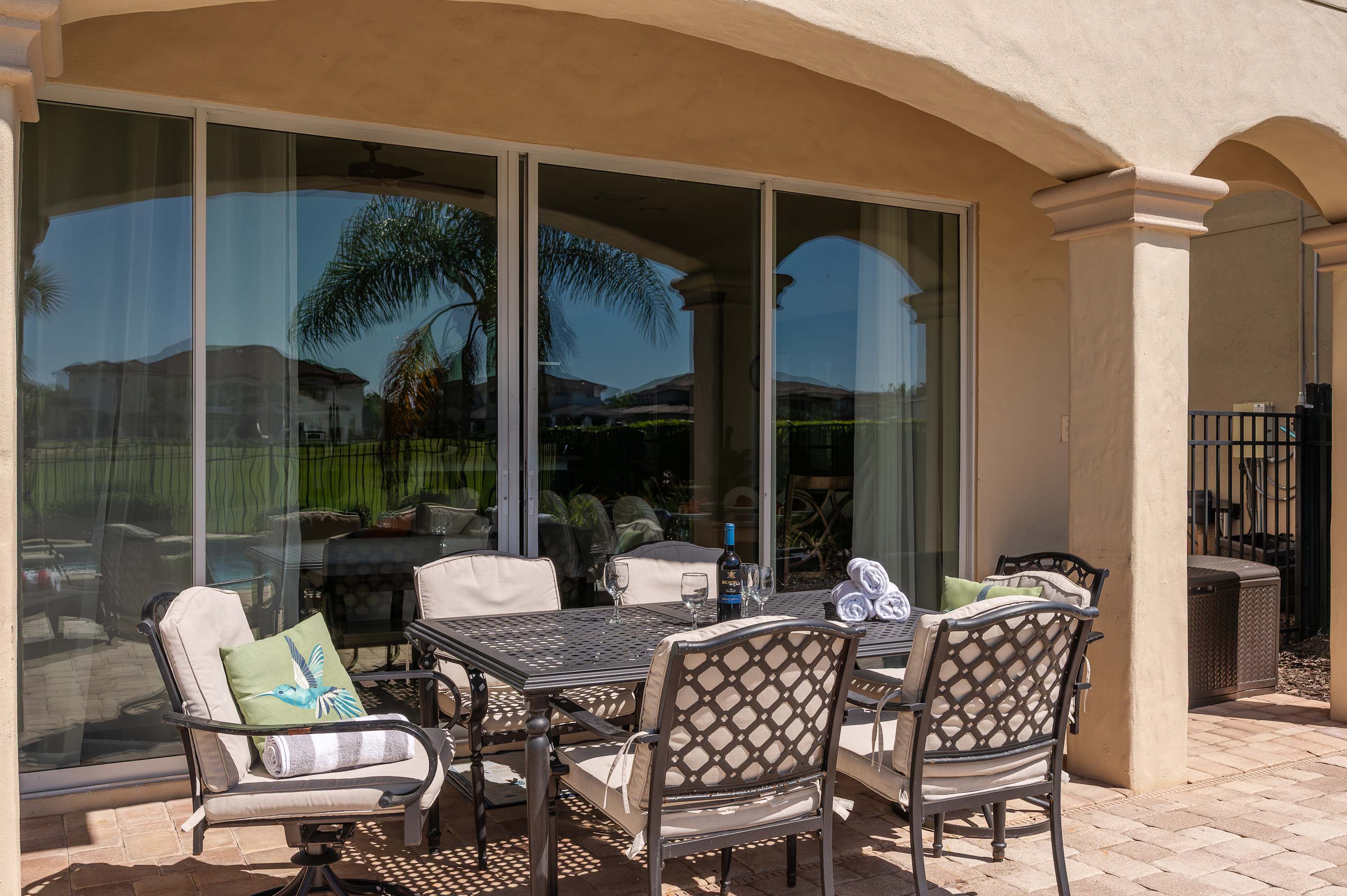 Group retreat w/ game room, pool & gym