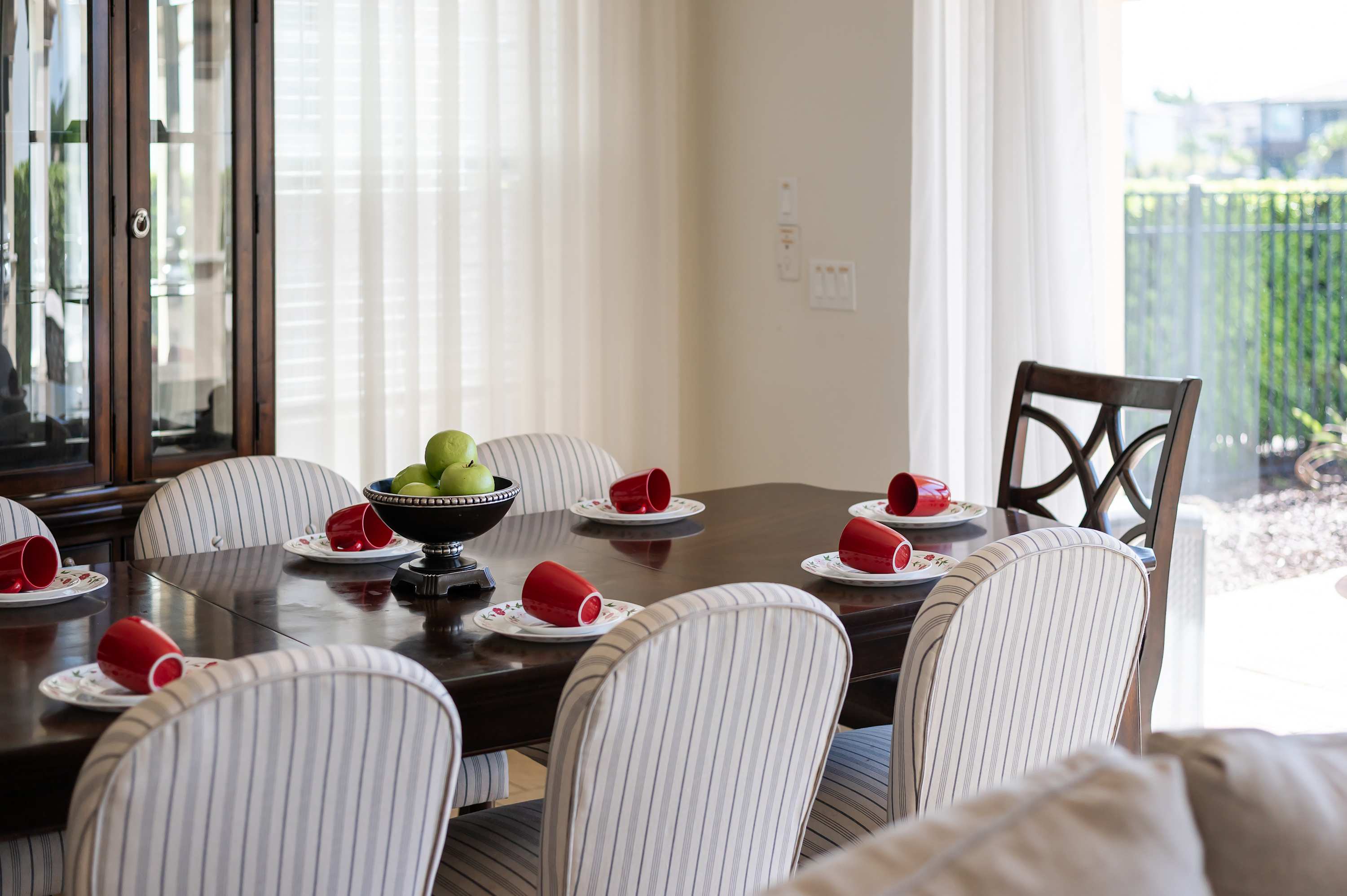 Group retreat w/ game room, pool & gym