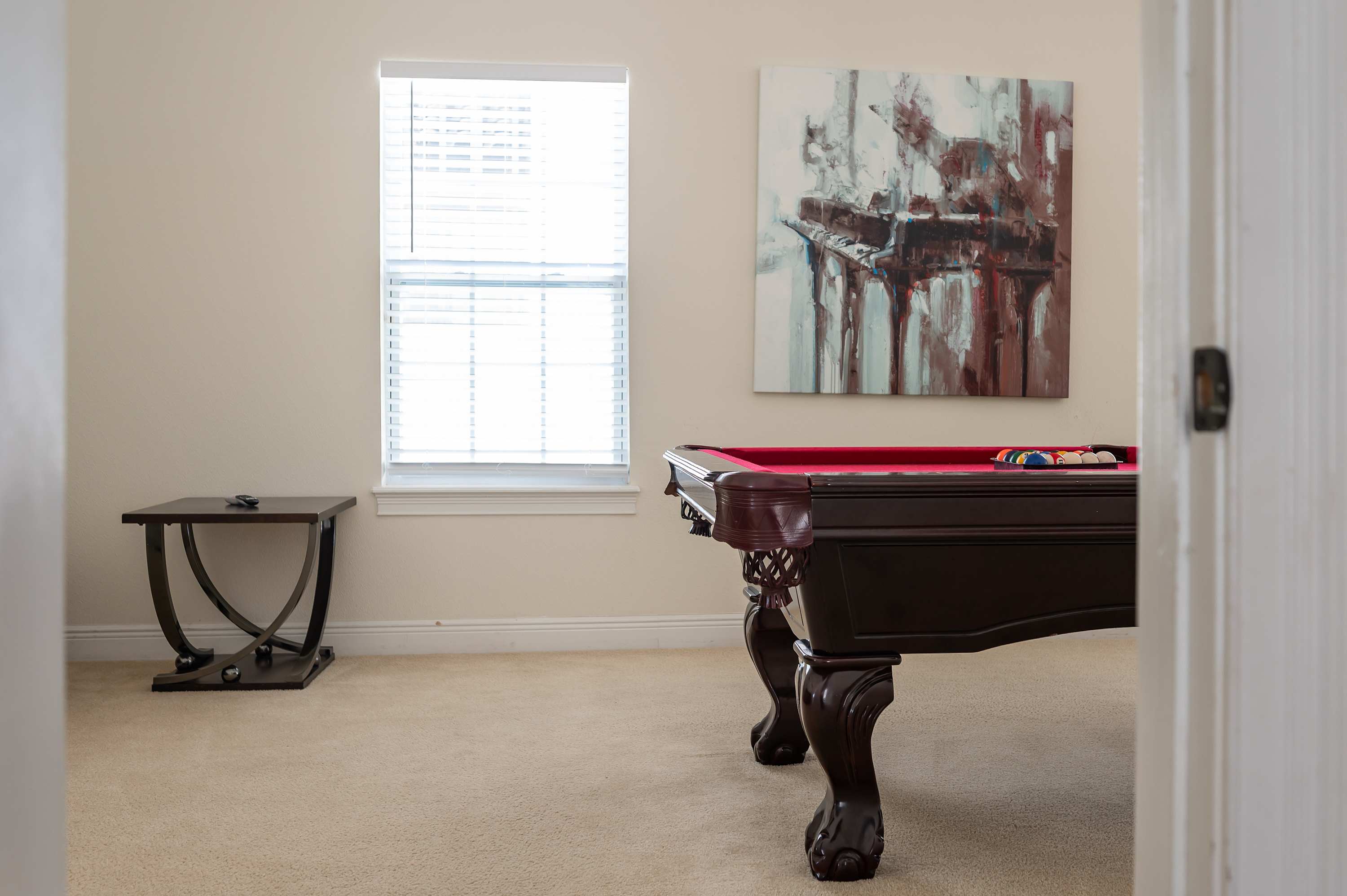 Group retreat w/ game room, pool & gym