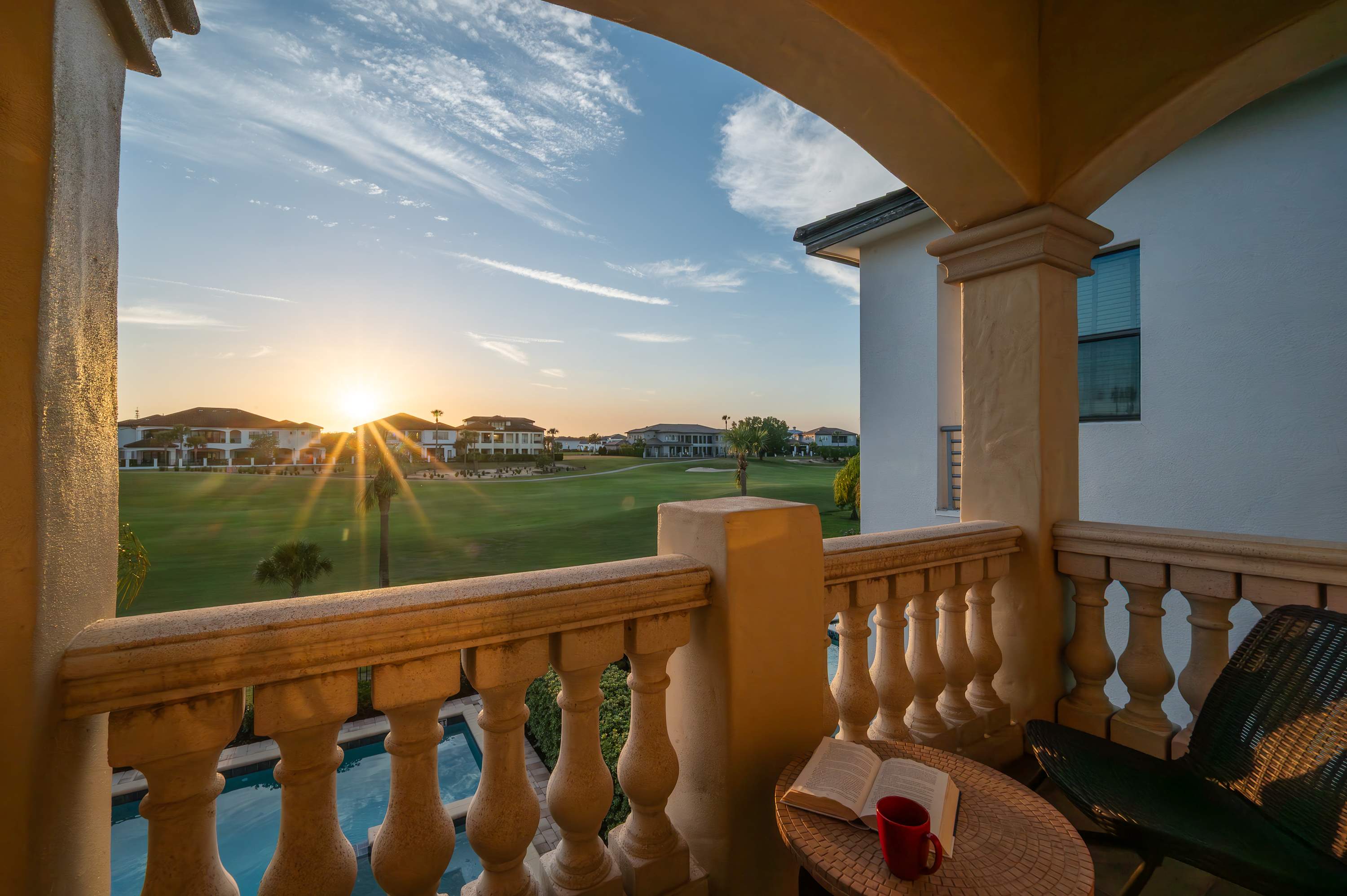 Group retreat w/ game room, pool & gym