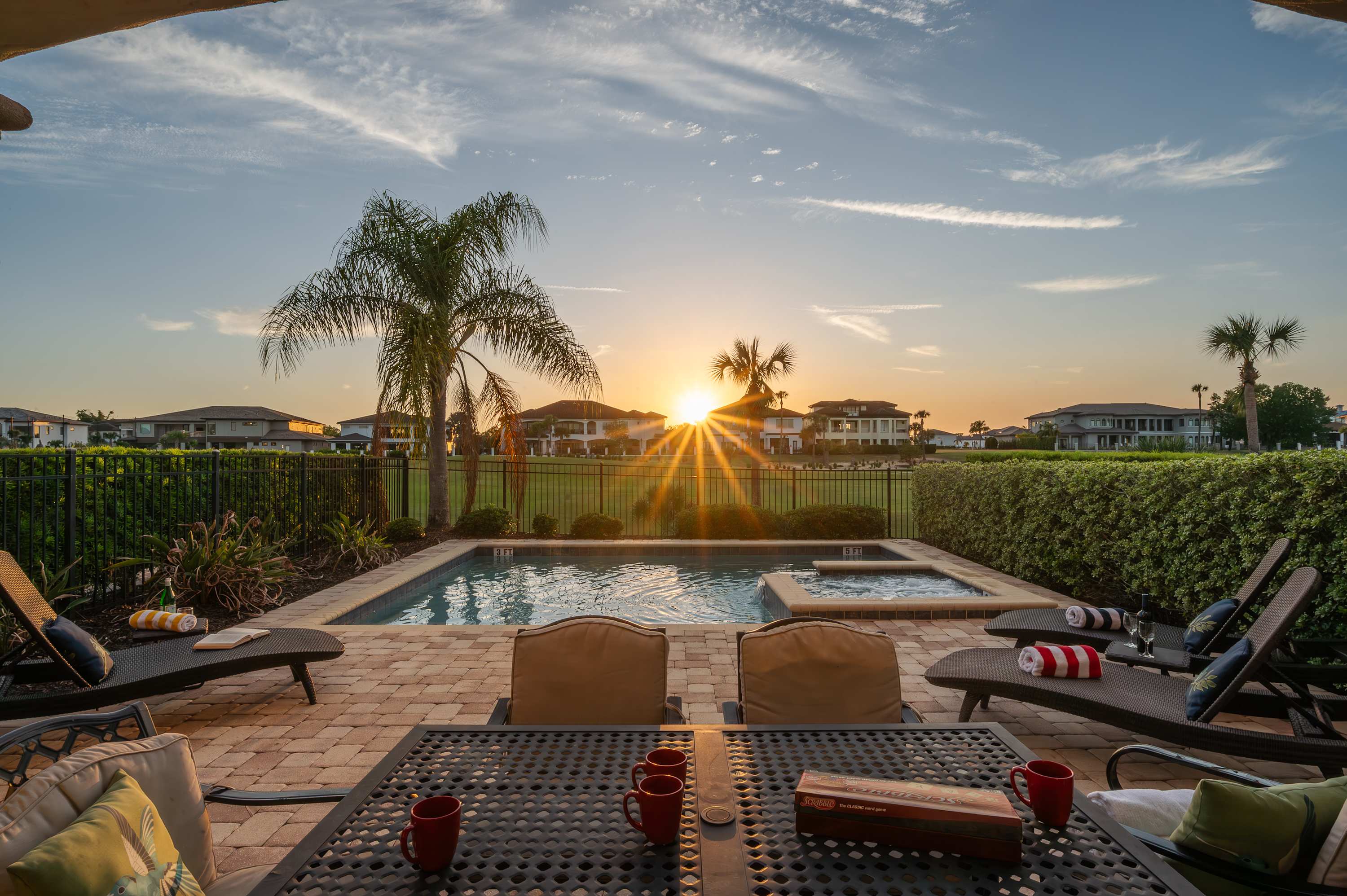 Group retreat w/ game room, pool & gym
