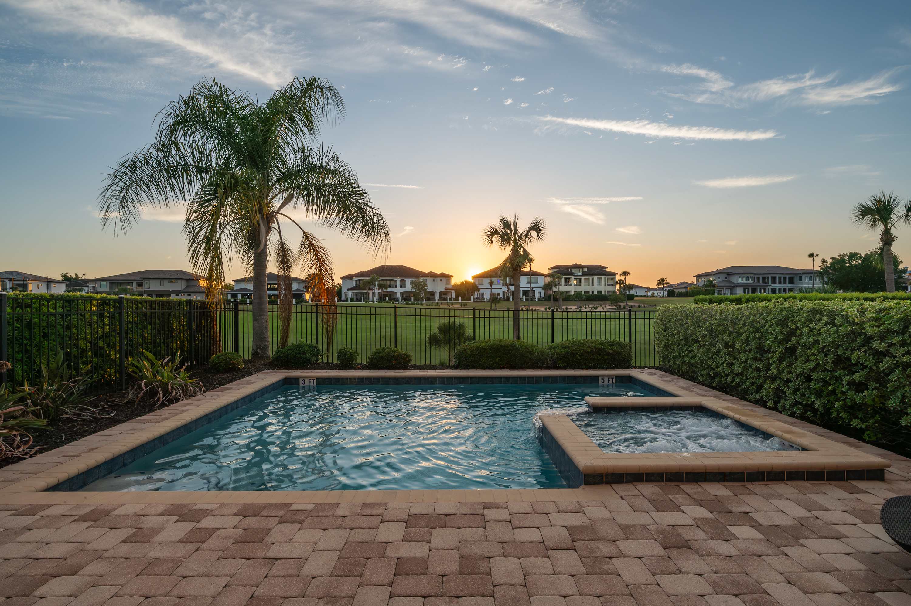 Group retreat w/ game room, pool & gym