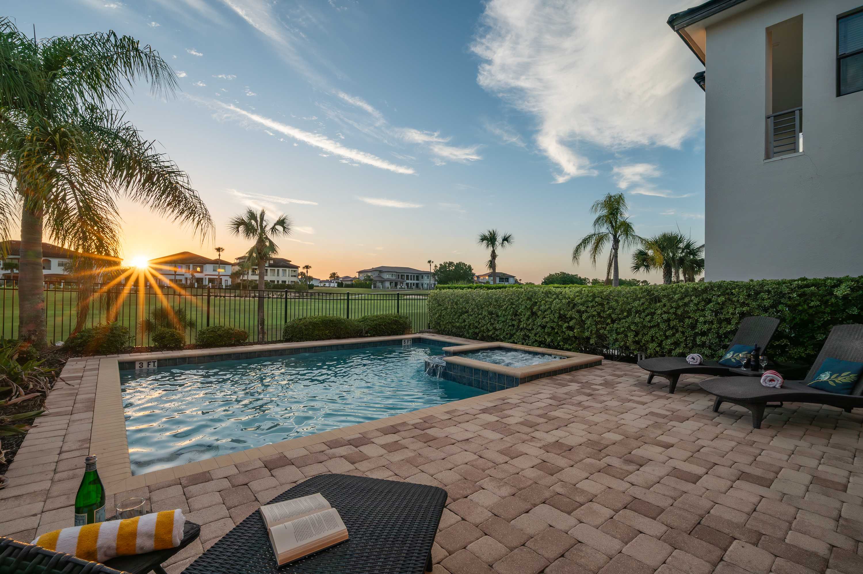 Group retreat w/ game room, pool & gym