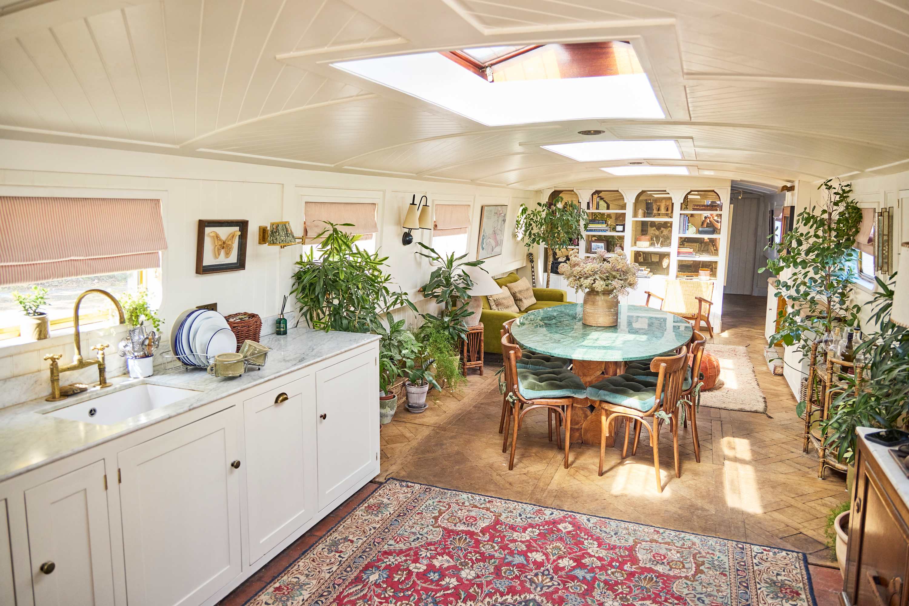 The Arts Barge in Lea Bridge Road 146 E5 9RB - Property image 25 - VivreStays