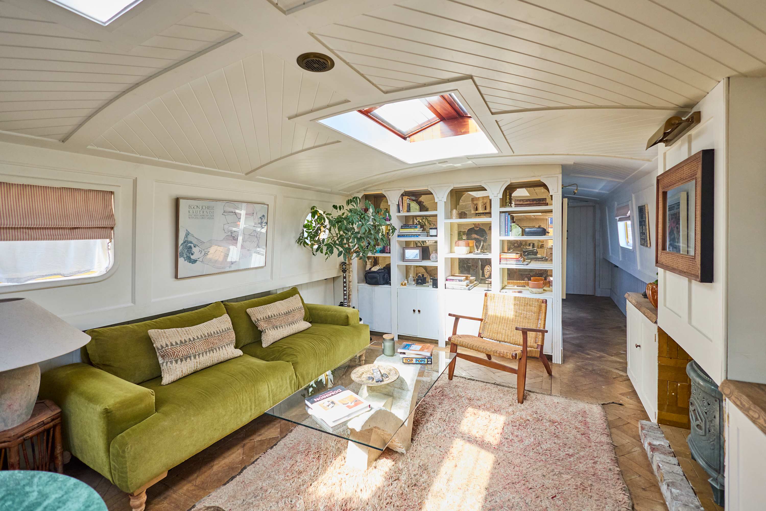 The Arts Barge in Lea Bridge Road 146 E5 9RB - Property image 16 - VivreStays