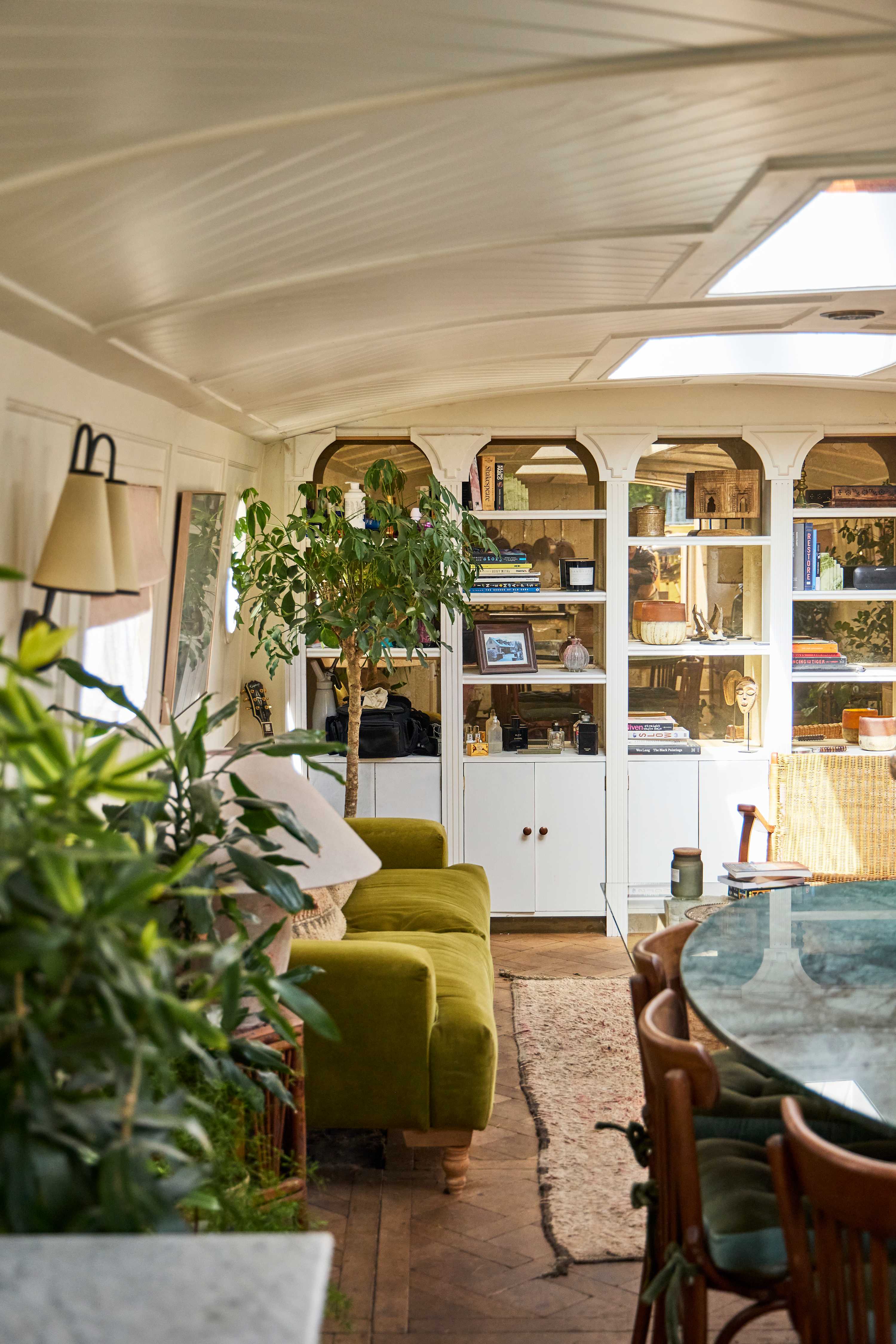 The Arts Barge in Lea Bridge Road 146 E5 9RB - Property image 20 - VivreStays