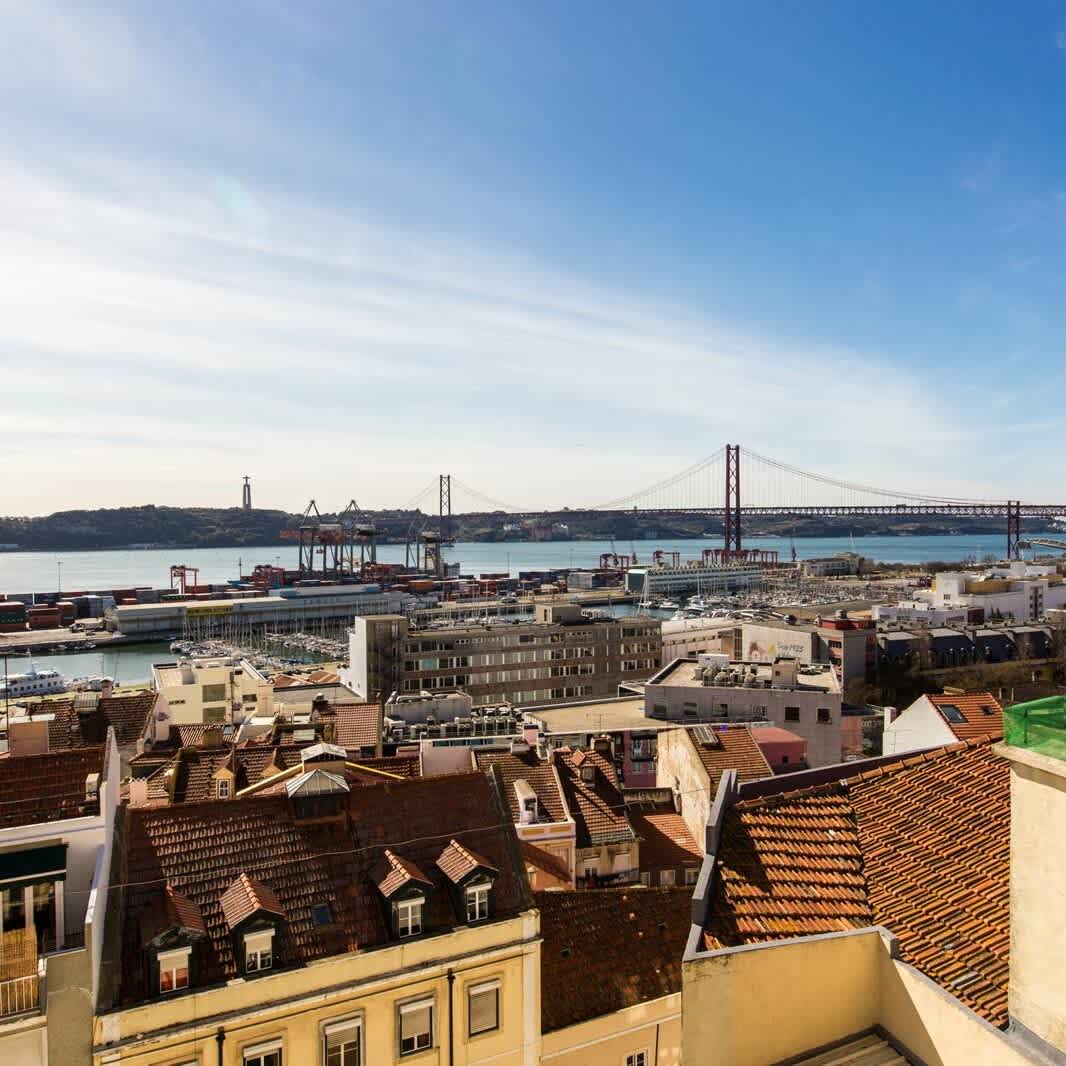 Airy Lapa 2 BR River and Bridge Views AC