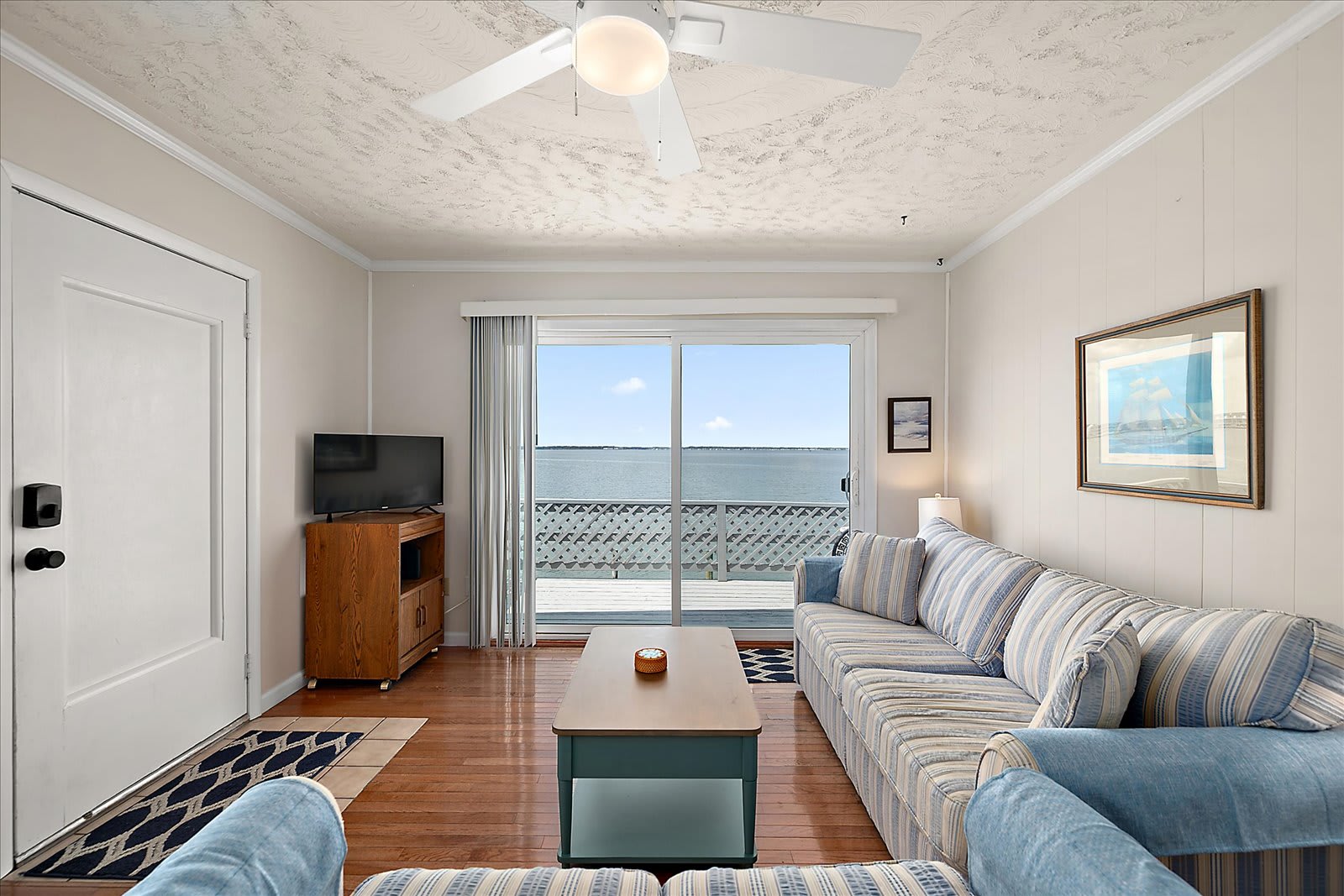 Bayfront Condo with Great Location in Ocean City