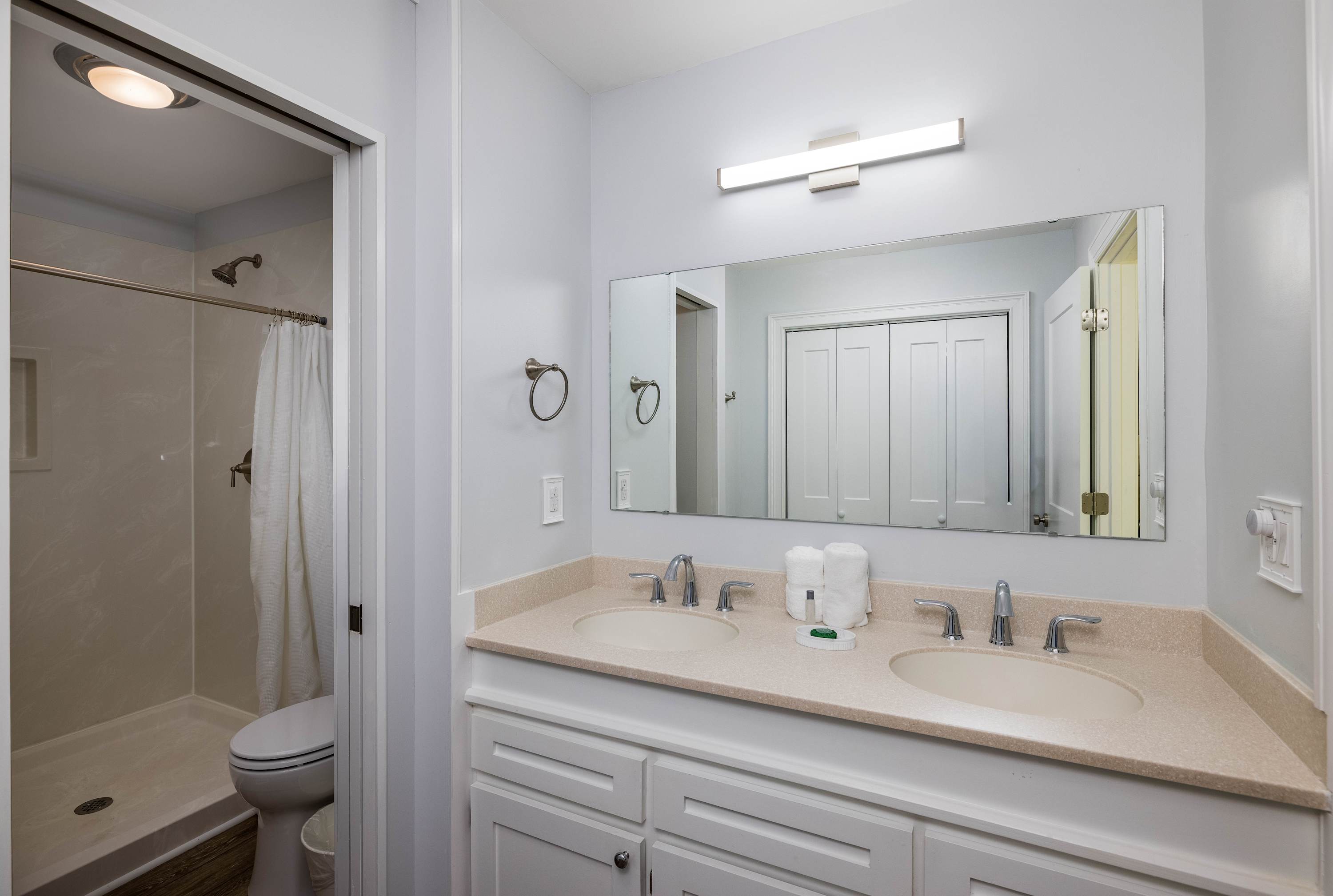Full En Suite Bathroom