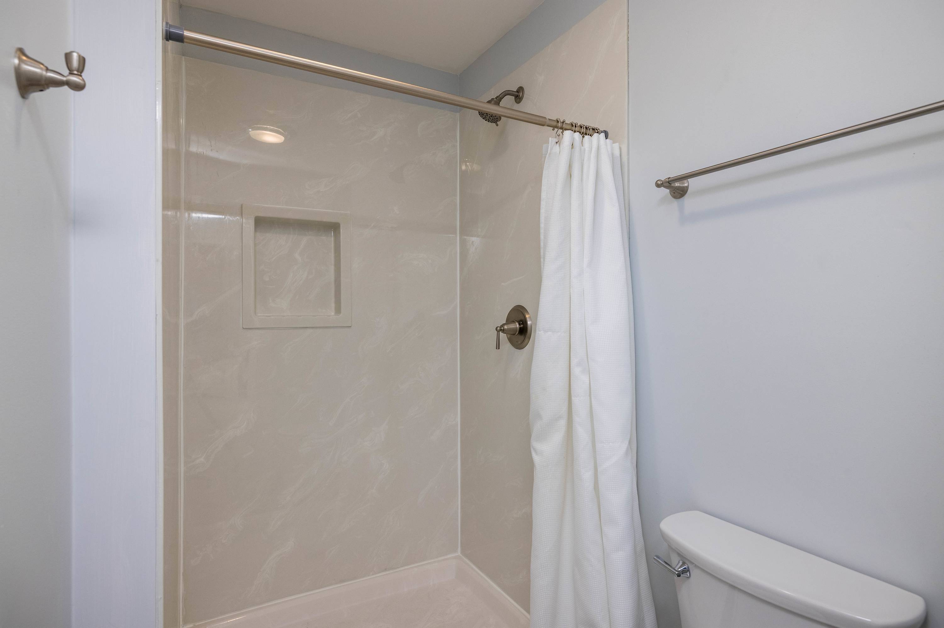 Full En Suite Bathroom