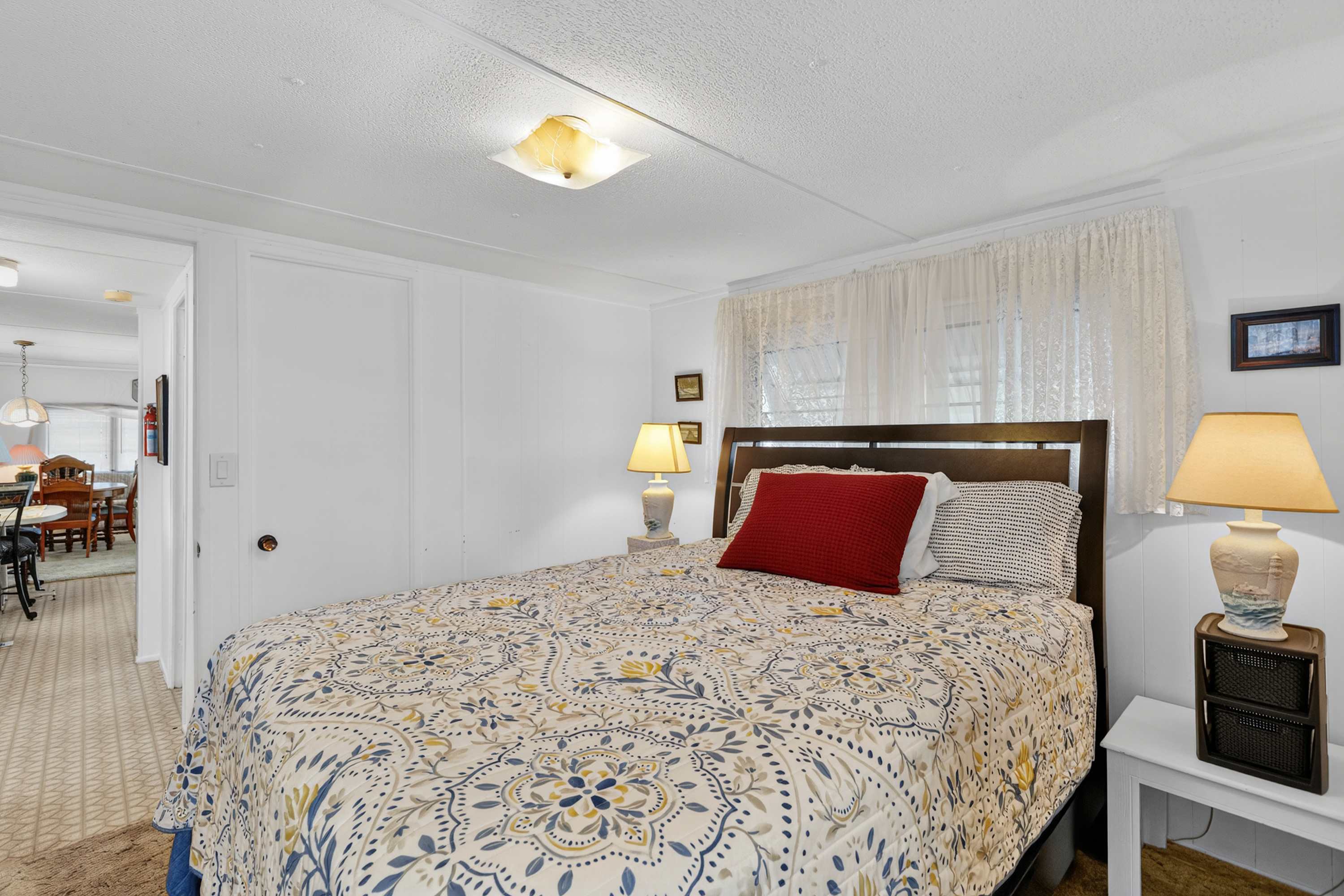 Charming Coastal Trailer Home with Private Parking