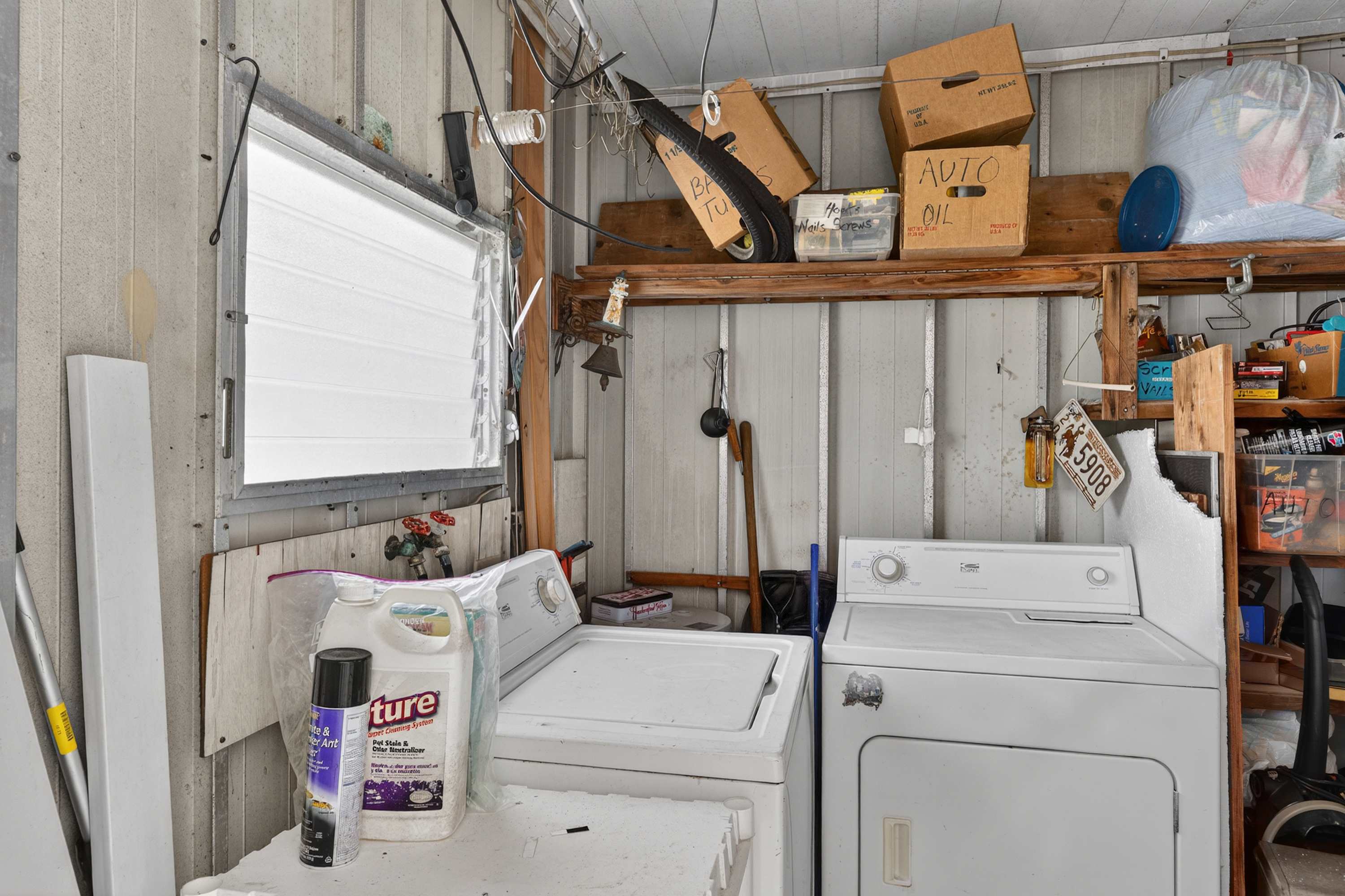 Charming Coastal Trailer Home with Private Parking - Foto 16