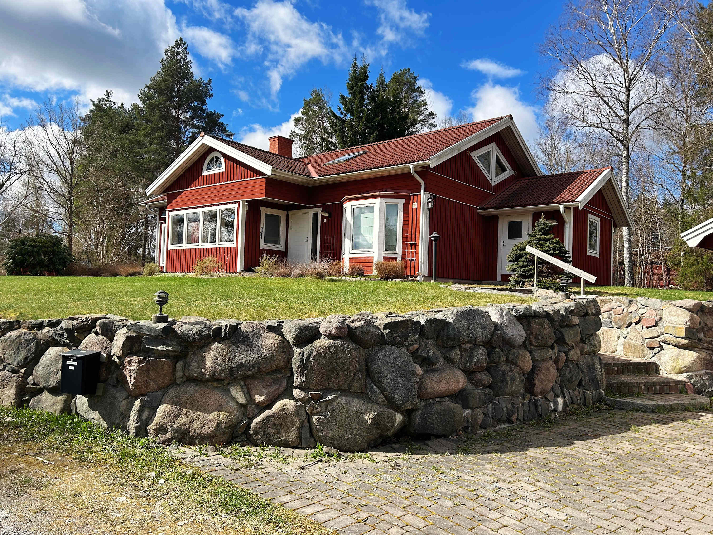 Architectural Villa with 3 Fireplaces, Countryside