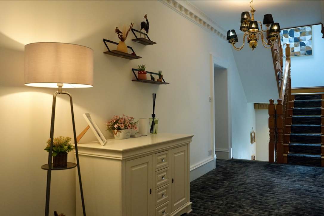 6 Bedroom Family House Chapelhall near Glasgow in Woodhall Street 73 ML6 8SH - Property image 54 - VivreStays