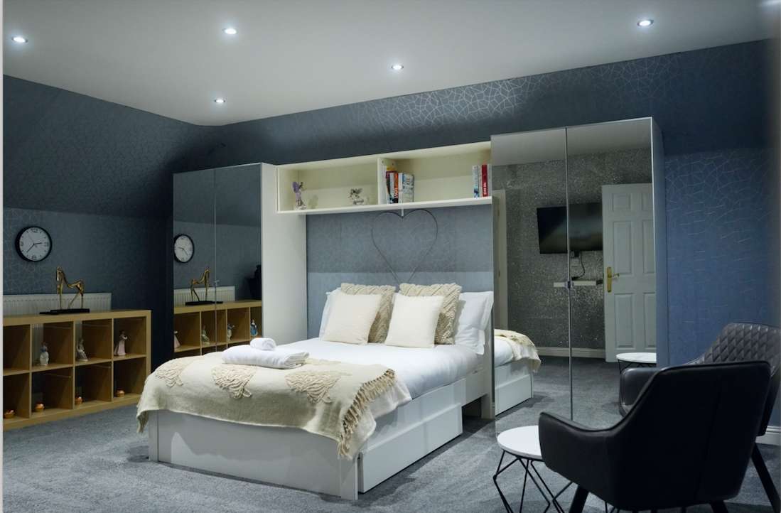 6 Bedroom Family House Chapelhall near Glasgow in Woodhall Street 73 ML6 8SH - Property image 55 - VivreStays