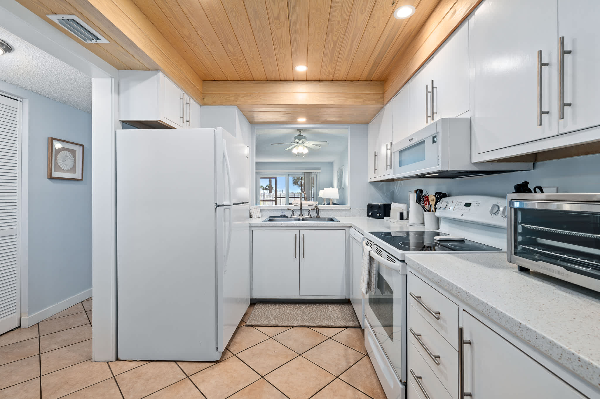 Gone Coastal | Steps to Beach | Sleeps 6 — photo 15