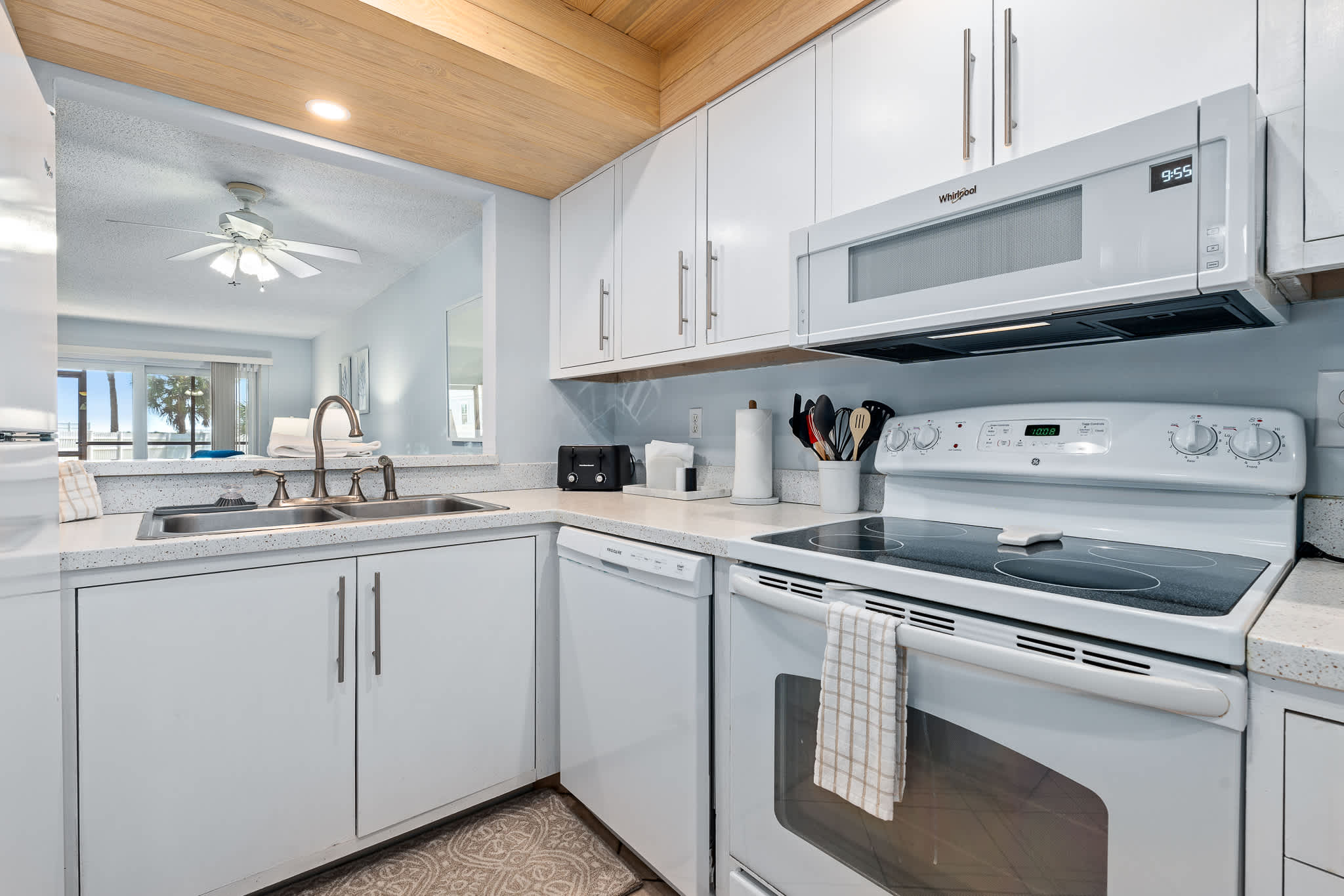 Gone Coastal | Steps to Beach | Sleeps 6 — photo 17