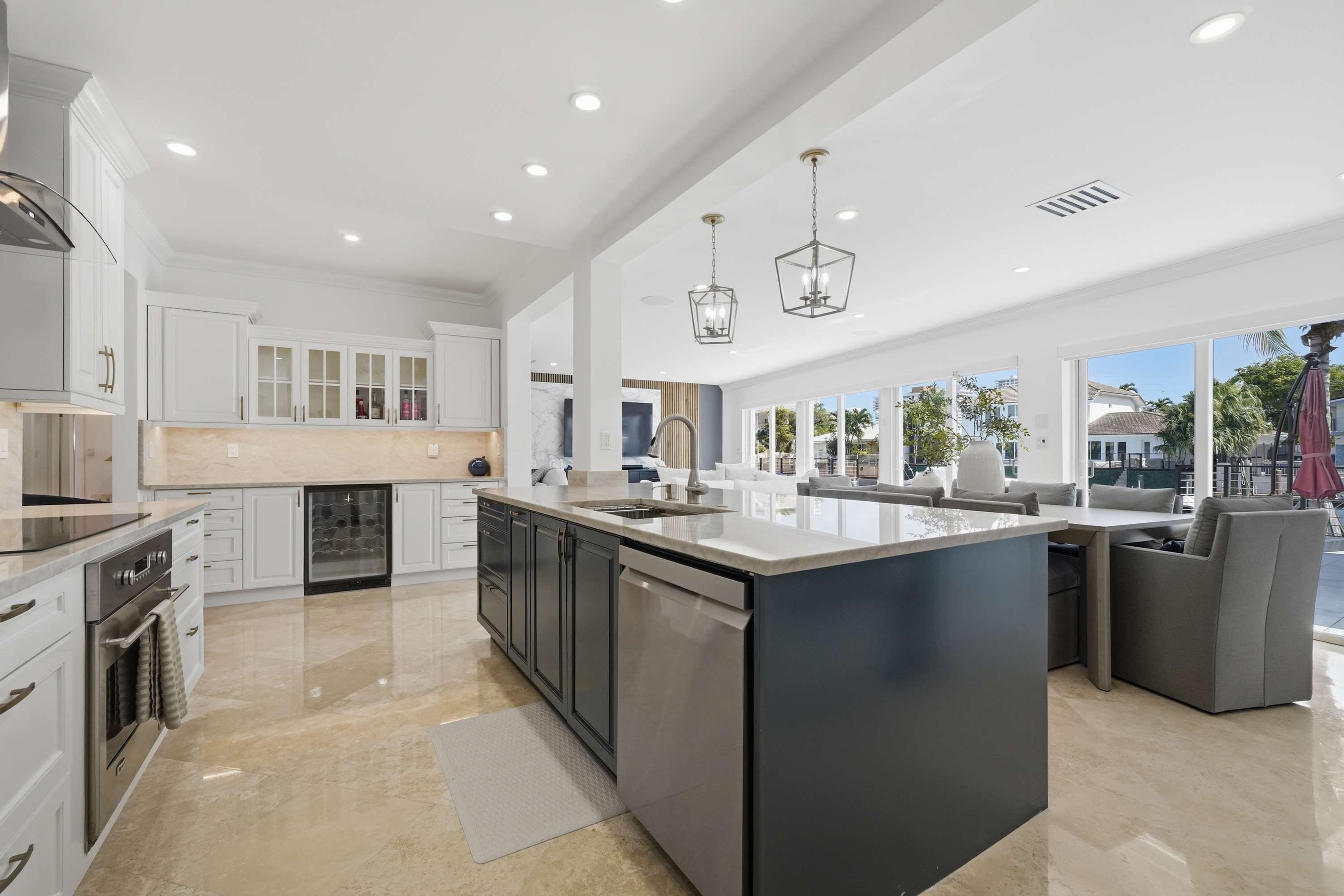 Coral Hall – Where the intracoastal meets luxury