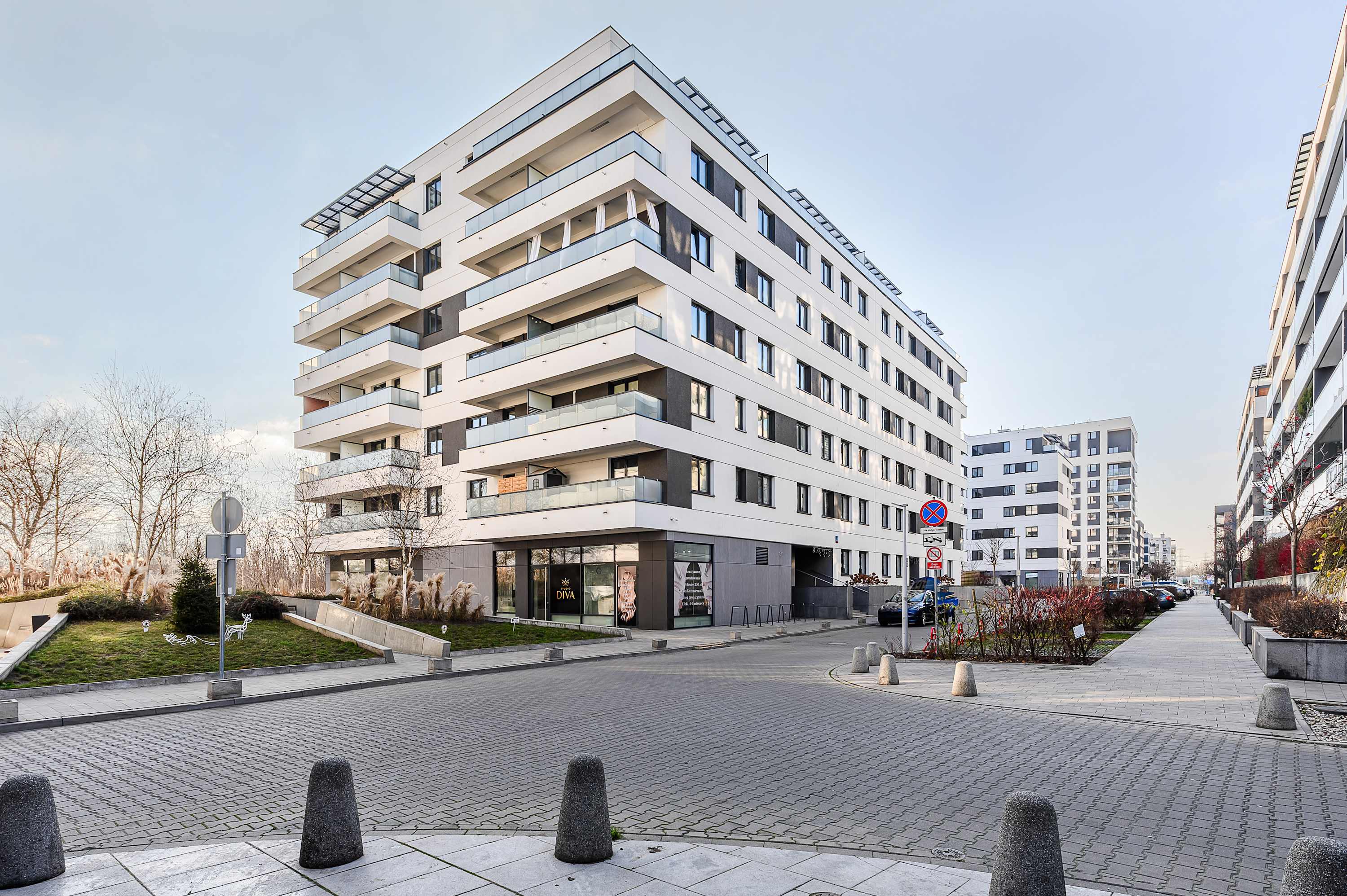 Cozy Apartment with balcony and Parking