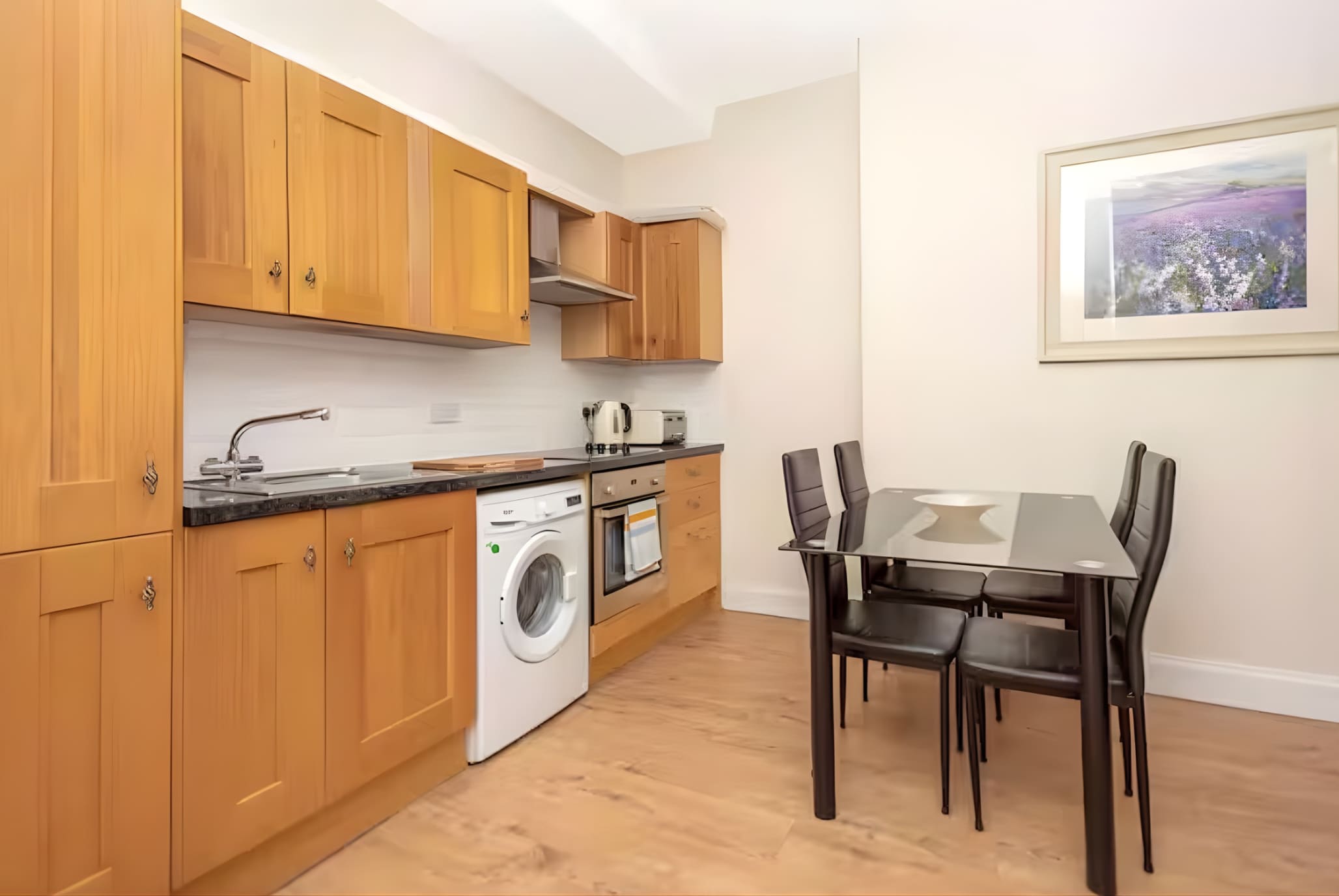 View Morningside 2BR, Direct Bus to Old Town Edinburgh in Balcarres Street 72 EH10 5LT Morningside 2BR, Direct Bus to Old Town Edinburgh in Balcarres Street 72 EH10 5LT - Property image 7 - VivreStays