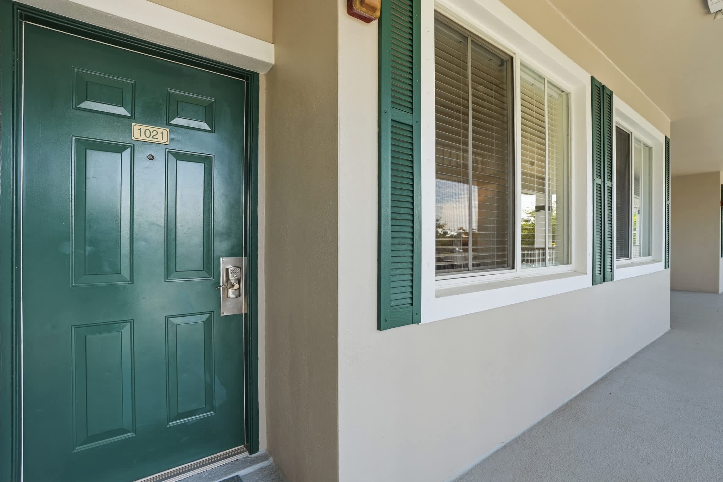 1021 Beautiful Lake and Fountain Views Sleeps 6 | Photo 10