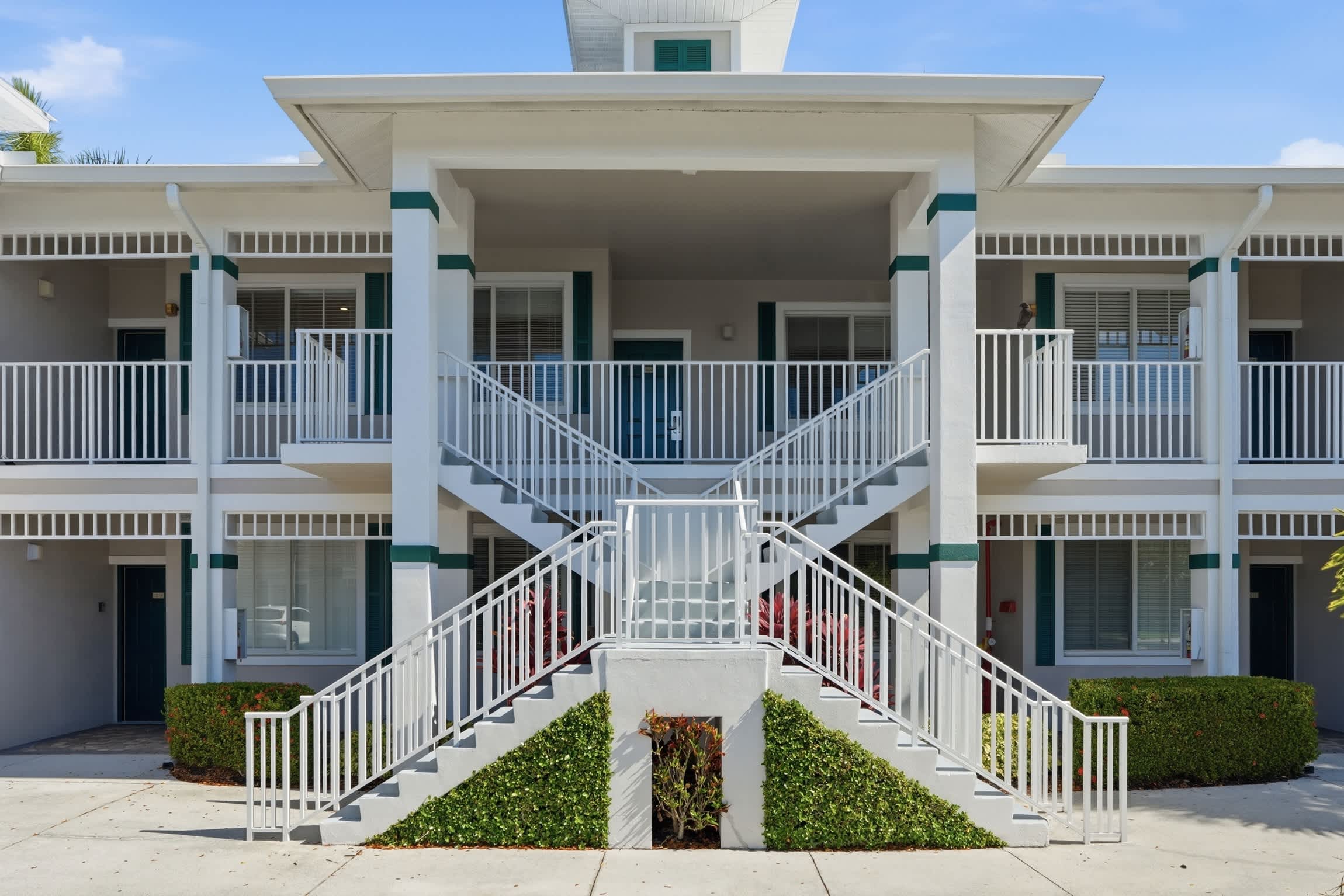 1021 Beautiful Lake and Fountain Views Sleeps 6 | Photo 33