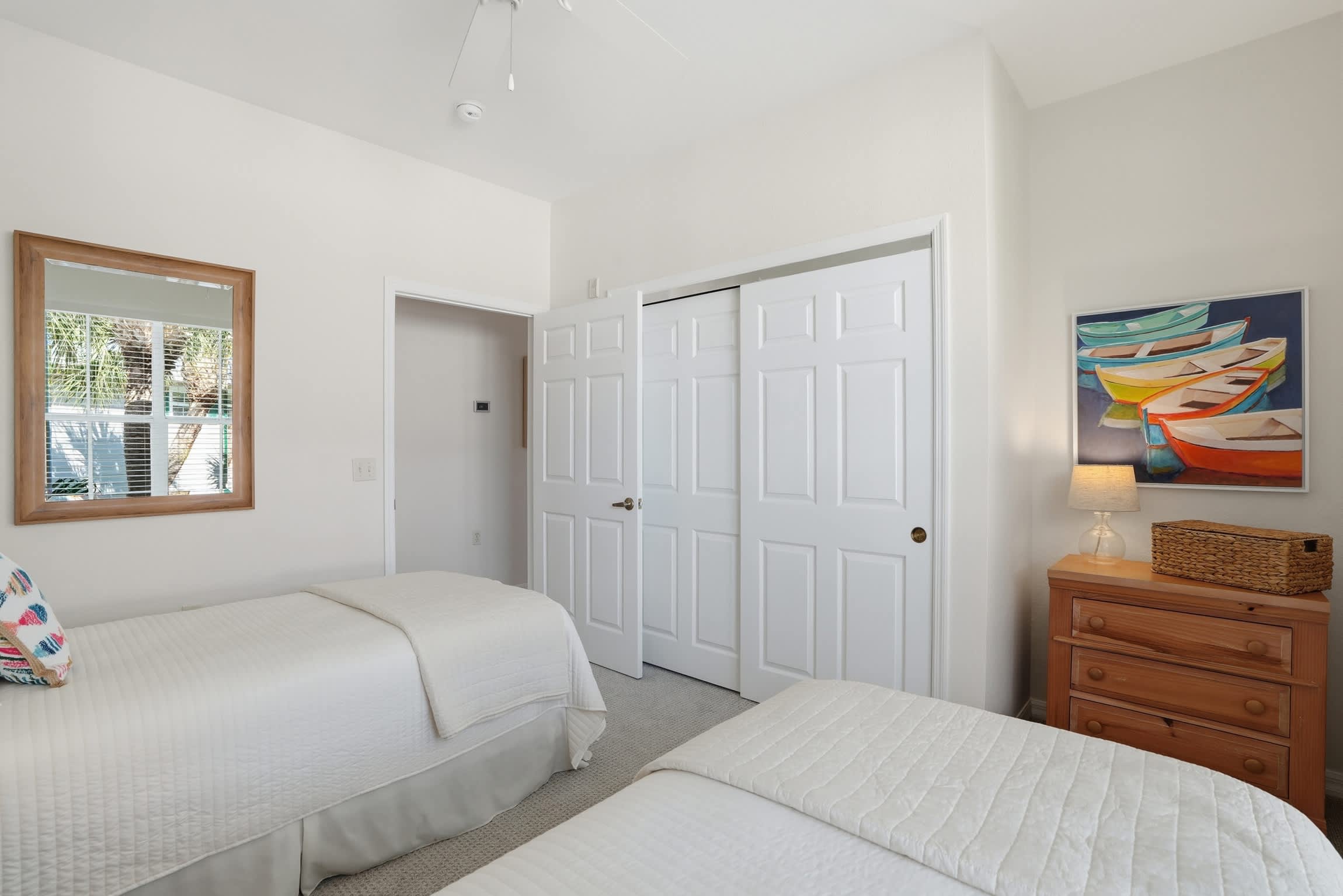 1021 Beautiful Lake and Fountain Views Sleeps 6 | Photo 28