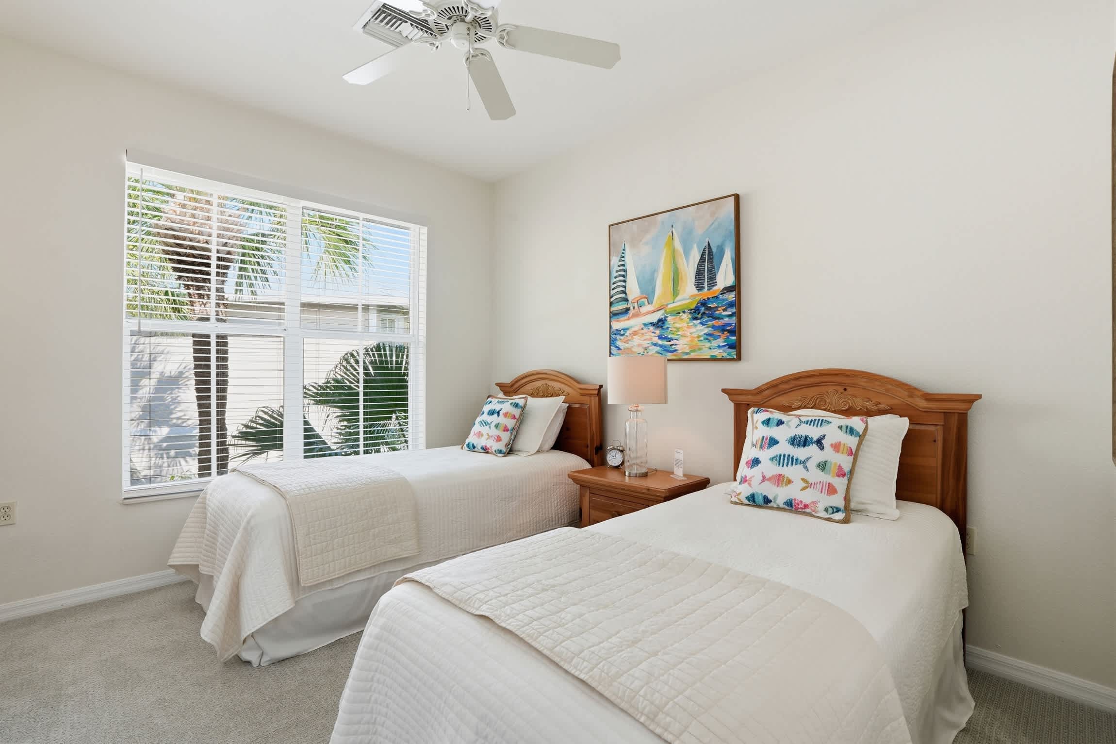 1021 Beautiful Lake and Fountain Views Sleeps 6 | Photo 5