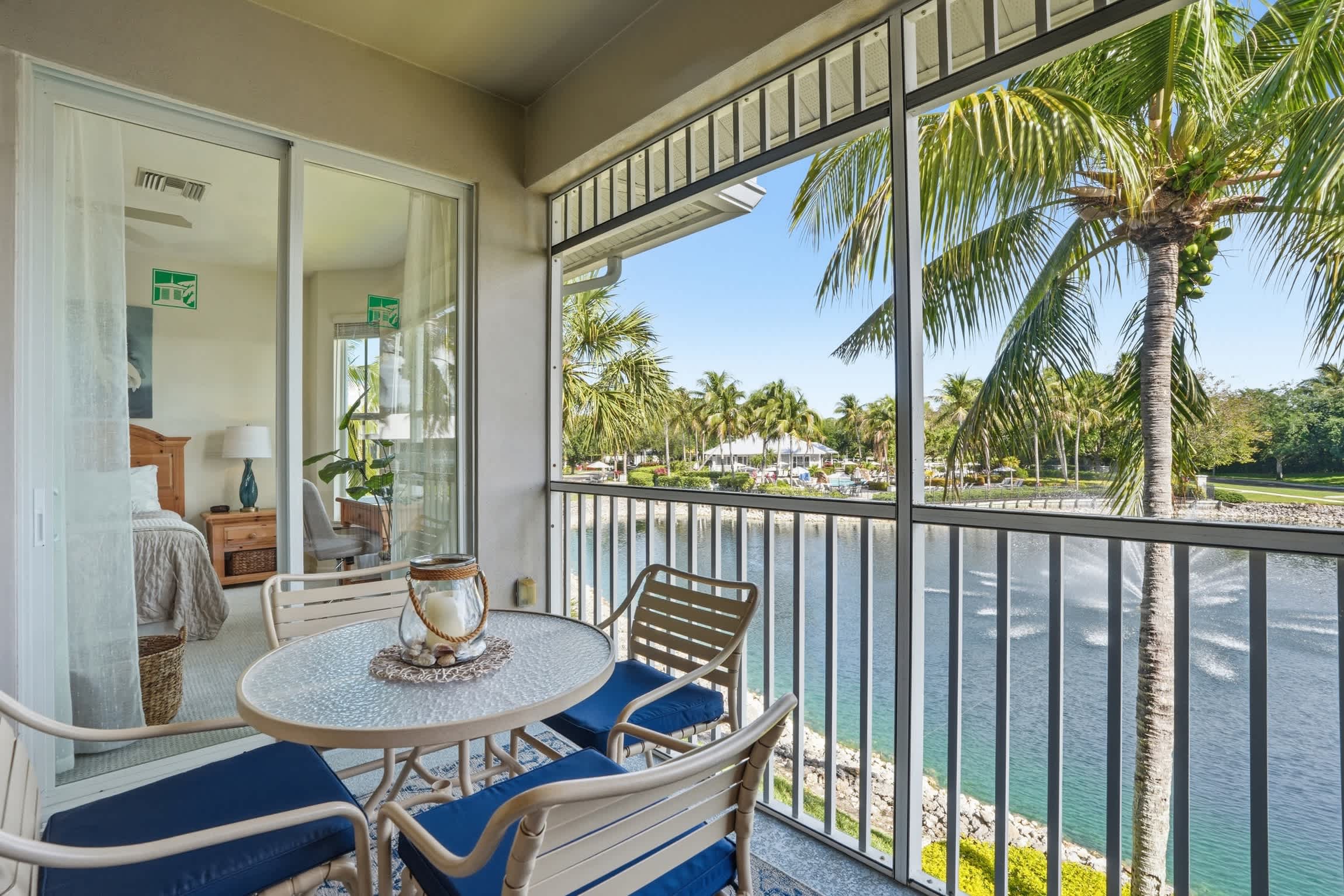 1021 Beautiful Lake and Fountain Views Sleeps 6 | Photo 32