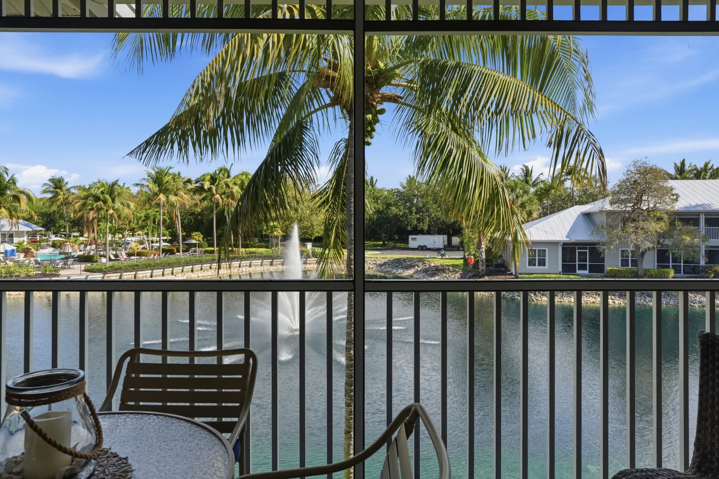 1021 Beautiful Lake and Fountain Views Sleeps 6 | Photo 7