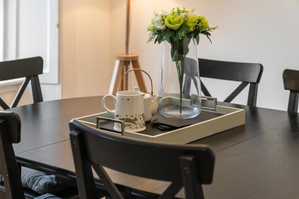 View Central Hawick Flat, Sleeps 13, Families & Work in High Street TD9 9BU Central Hawick Flat, Sleeps 13, Families & Work in High Street TD9 9BU - Property image 15 - VivreStays