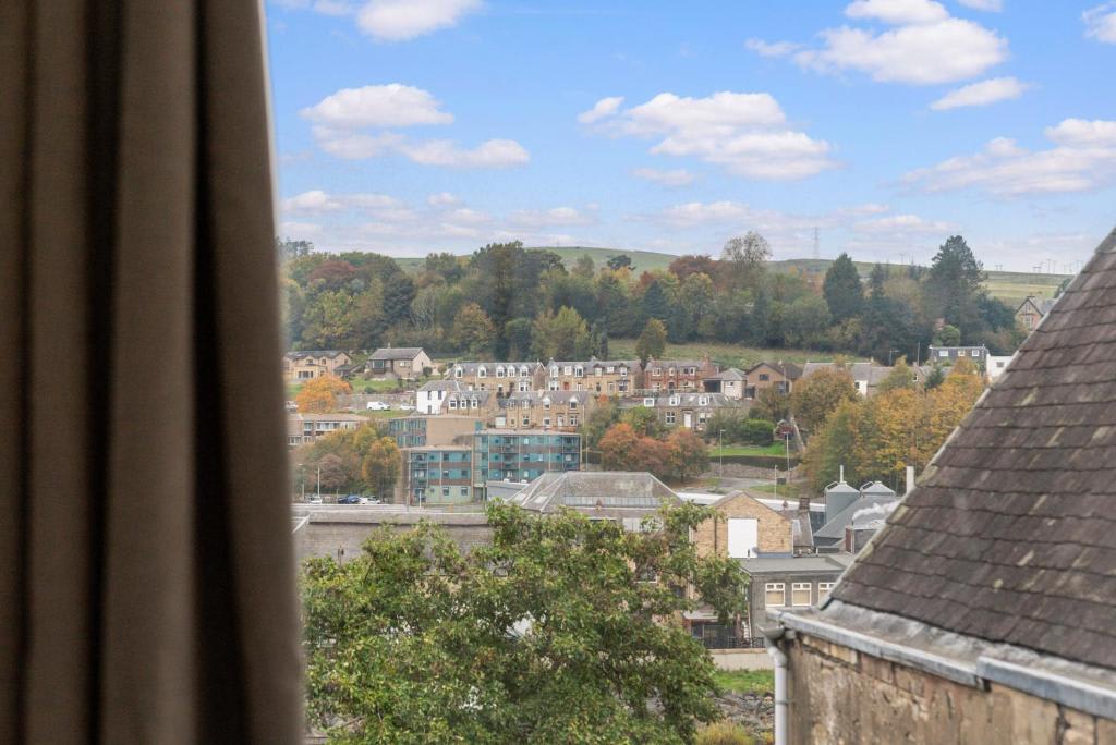 View Central Hawick Flat, Sleeps 13, Families & Work in High Street TD9 9BU Central Hawick Flat, Sleeps 13, Families & Work in High Street TD9 9BU - Property image 2 - VivreStays
