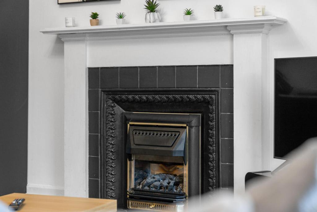 View Central Hawick Flat, Sleeps 13, Families & Work in High Street TD9 9BU Central Hawick Flat, Sleeps 13, Families & Work in High Street TD9 9BU - Property image 48 - VivreStays