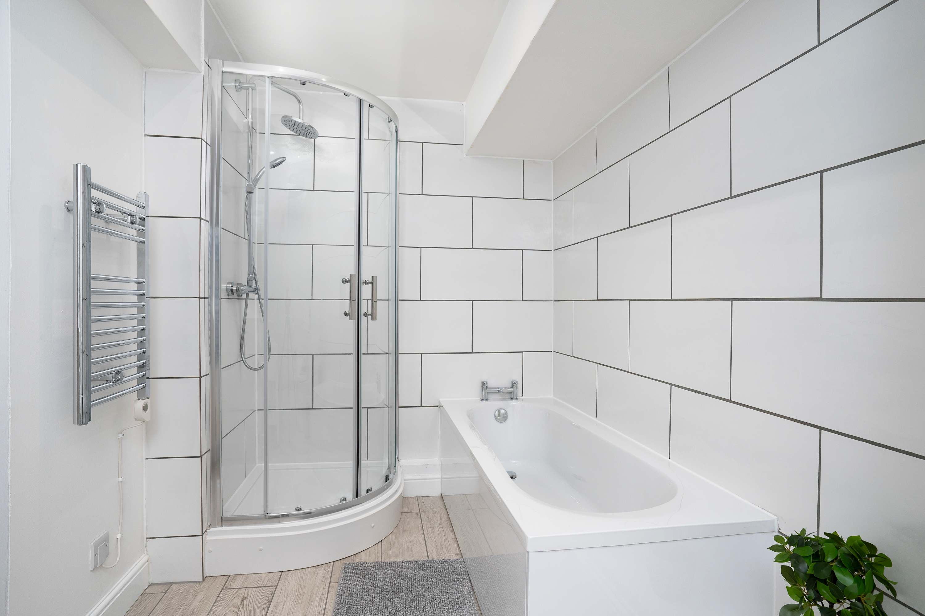 Central Edinburgh Apt, Old Town, 3 Min Royal Mile in Drummond Street EH8 9TT - Property image 13 - VivreStays