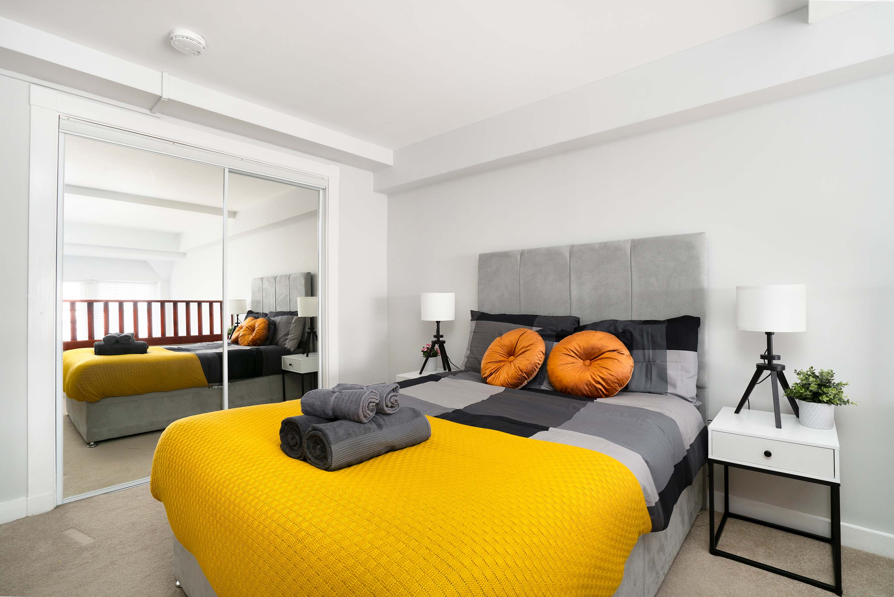 Central Edinburgh Apt, Old Town, 3 Min Royal Mile serviced apartment - UK - VivreStays