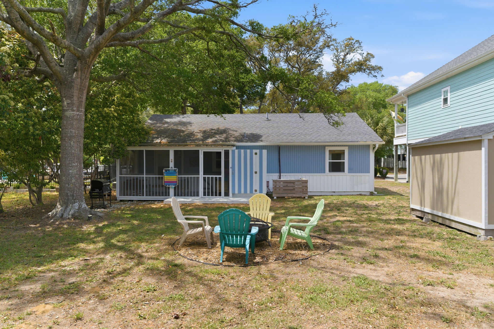 Family Beach Retreat Dog Friendly Steps to Sand | Photo 36