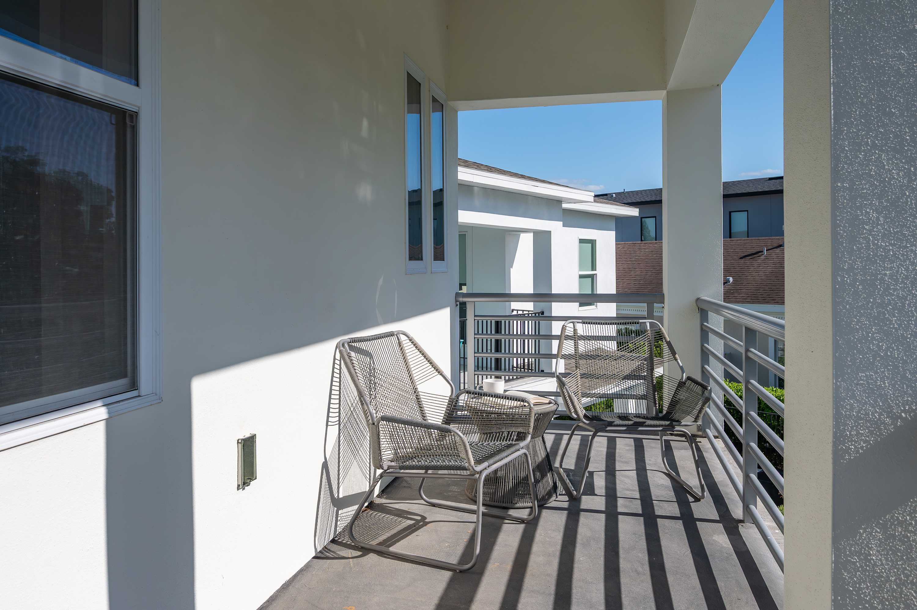 5BR home w/ theater & pool