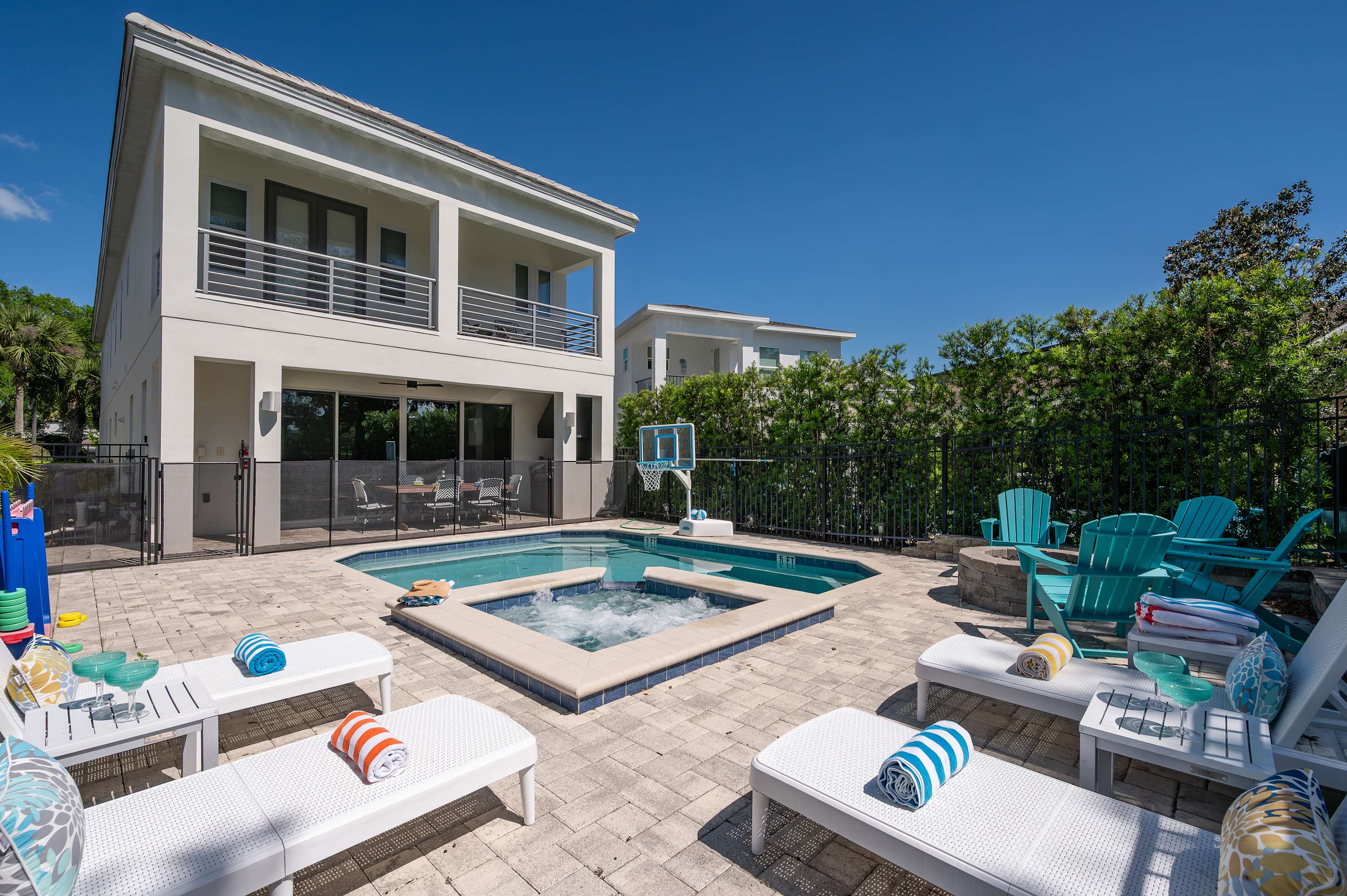 5BR home w/ theater & pool