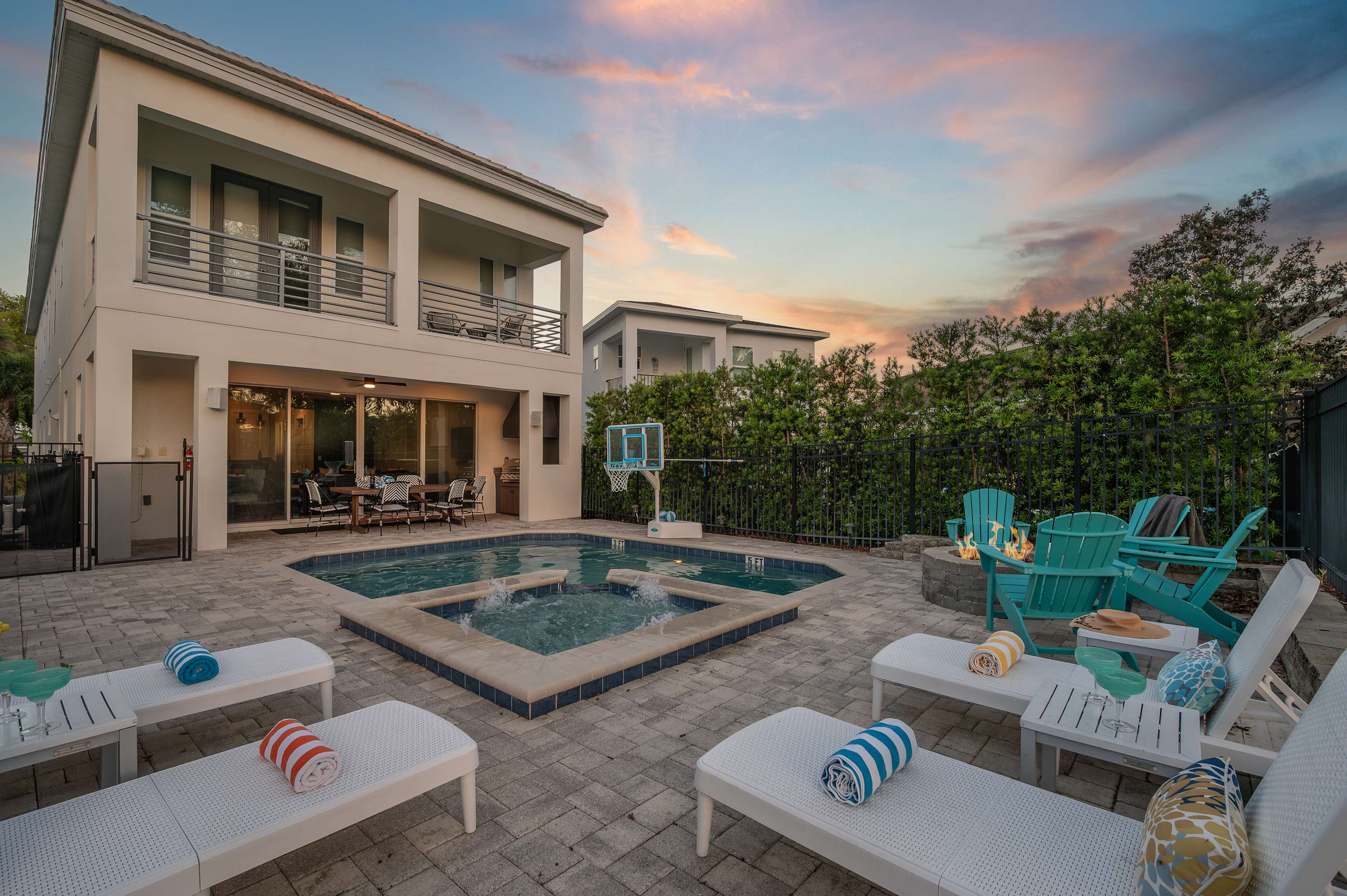 5BR home w/ theater & pool