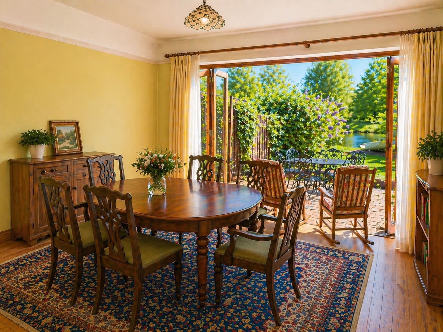 The Boat Hole - Riverside Living in Cambridge serviced apartment - UK - VivreStays