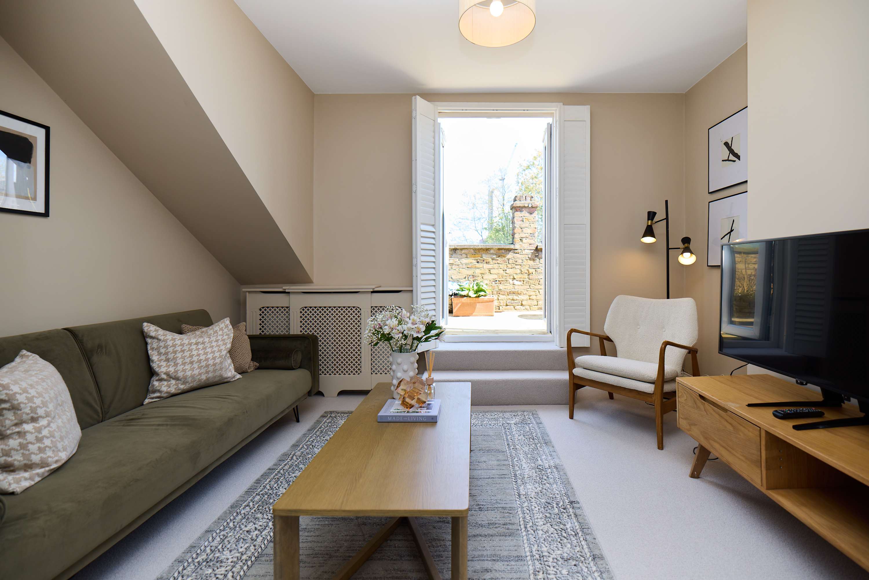 The Eaves on Santos Road serviced apartment - Wansworth - VivreStays