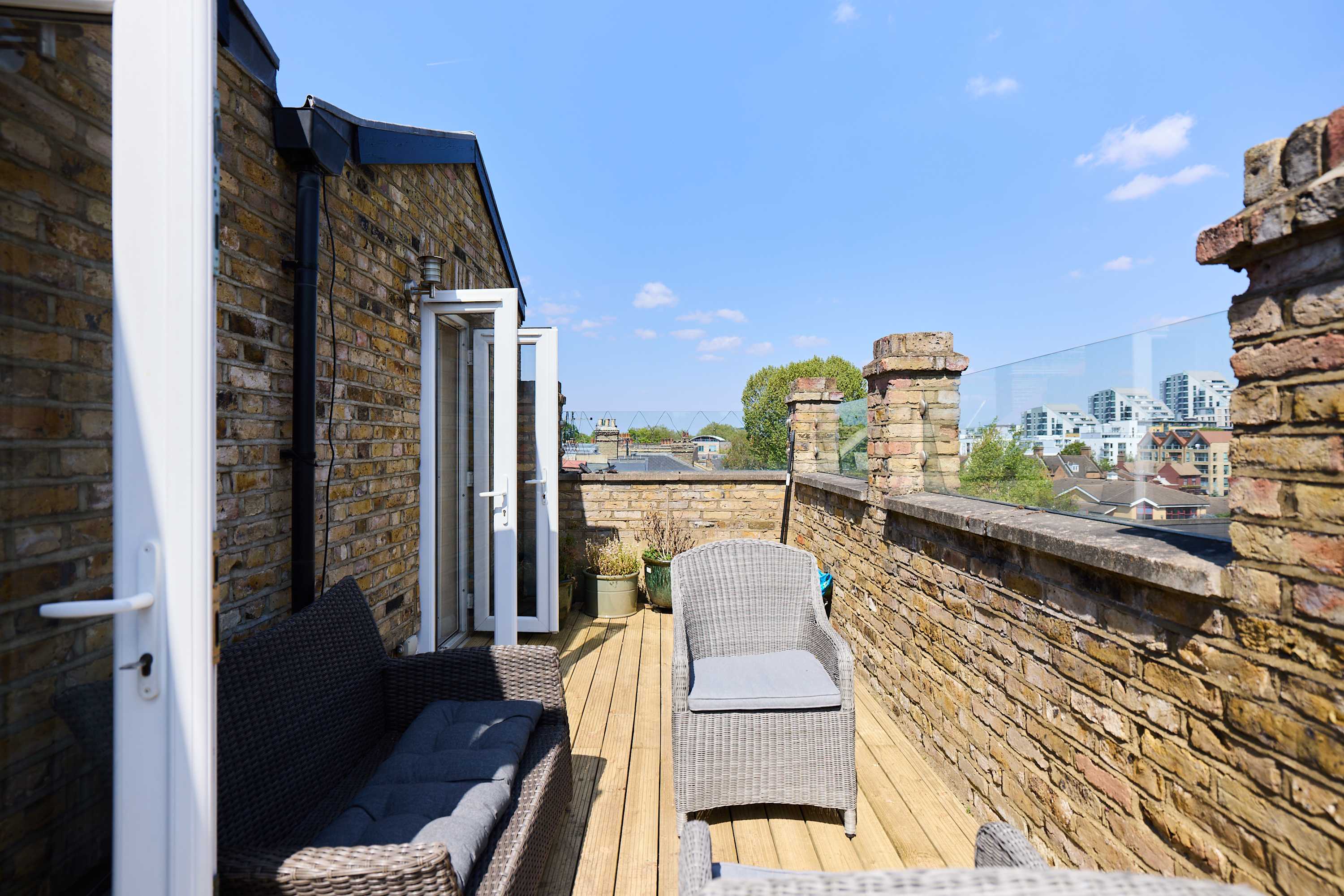 View The Eaves on Santos Road in Santos Road 36D SW18 1NT The Eaves on Santos Road in Santos Road 36D SW18 1NT - Property image 25 - VivreStays