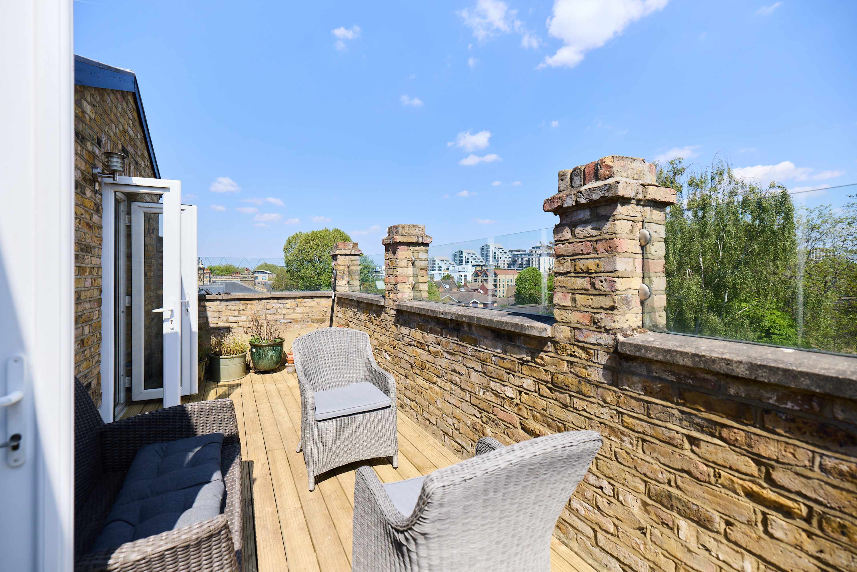 View The Eaves on Santos Road in Santos Road 36D SW18 1NT The Eaves on Santos Road in Santos Road 36D SW18 1NT - Property image 24 - VivreStays